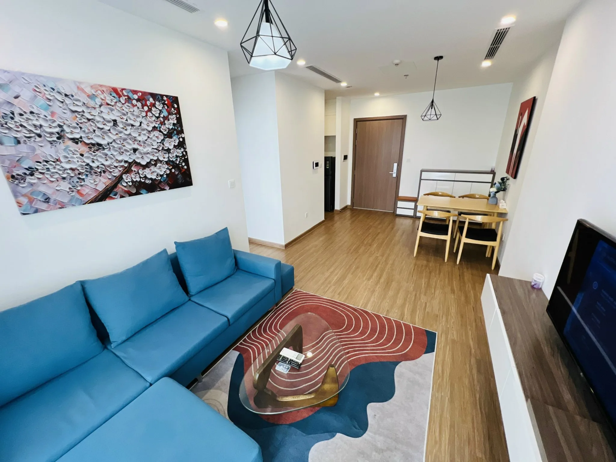 Căn hộ dịch vụ Vinhomes Sky Lake - 2N City View