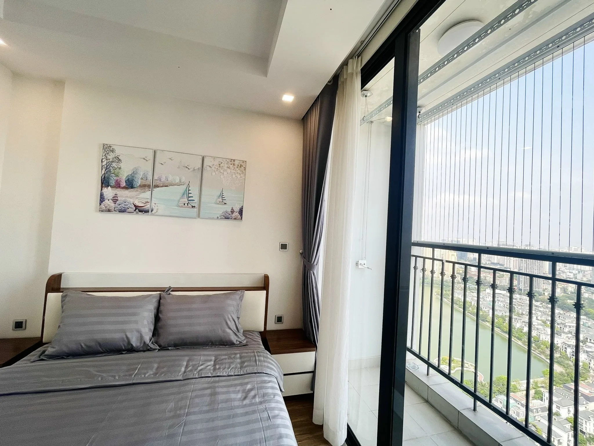 Homestay Vinhomes Green Bay View hồ