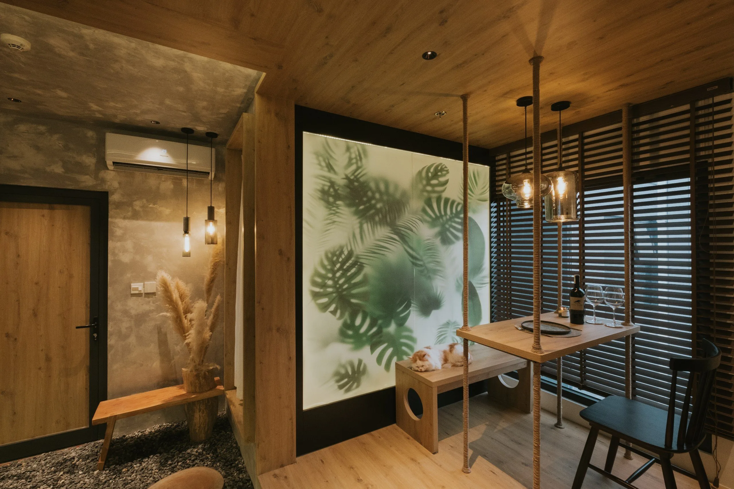 Homestay Vinhomes Smart City - Căn hộ có máy chiếu + bồn tắm