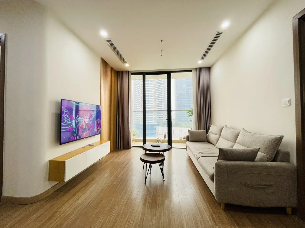 Homestay Vinhomes Sky Lake