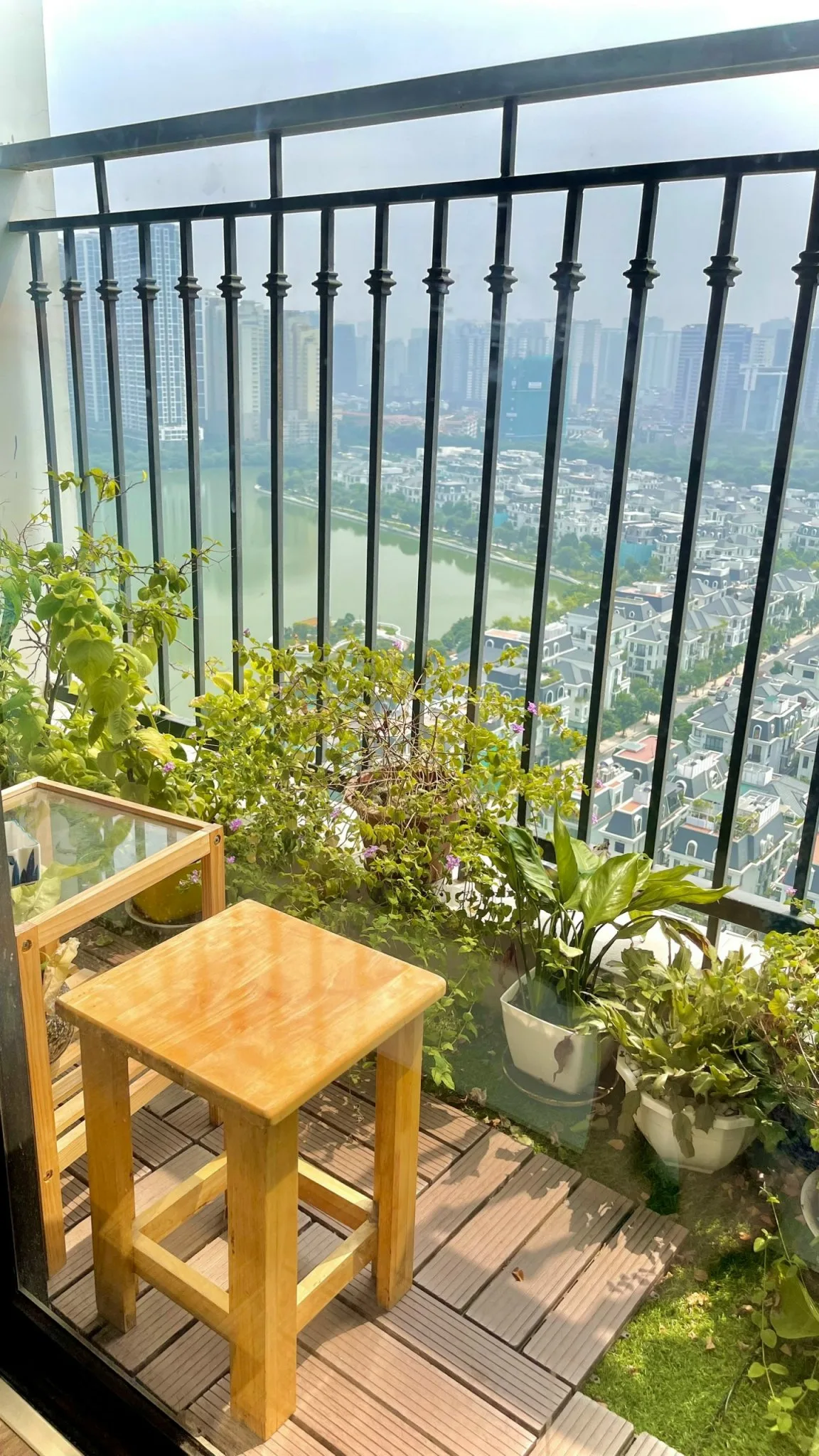 Căn hộ dịch vụ Vinhomes GreenBay - Studio Lake View