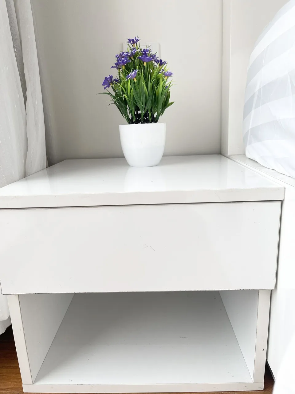 Căn hộ dịch vụ Vinhomes Green Bay - Lake View siêu đẹp