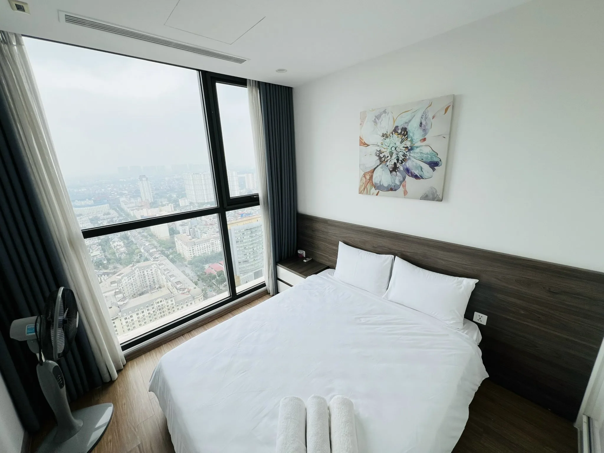 Căn hộ dịch vụ Vinhomes Sky Lake - 2N City View