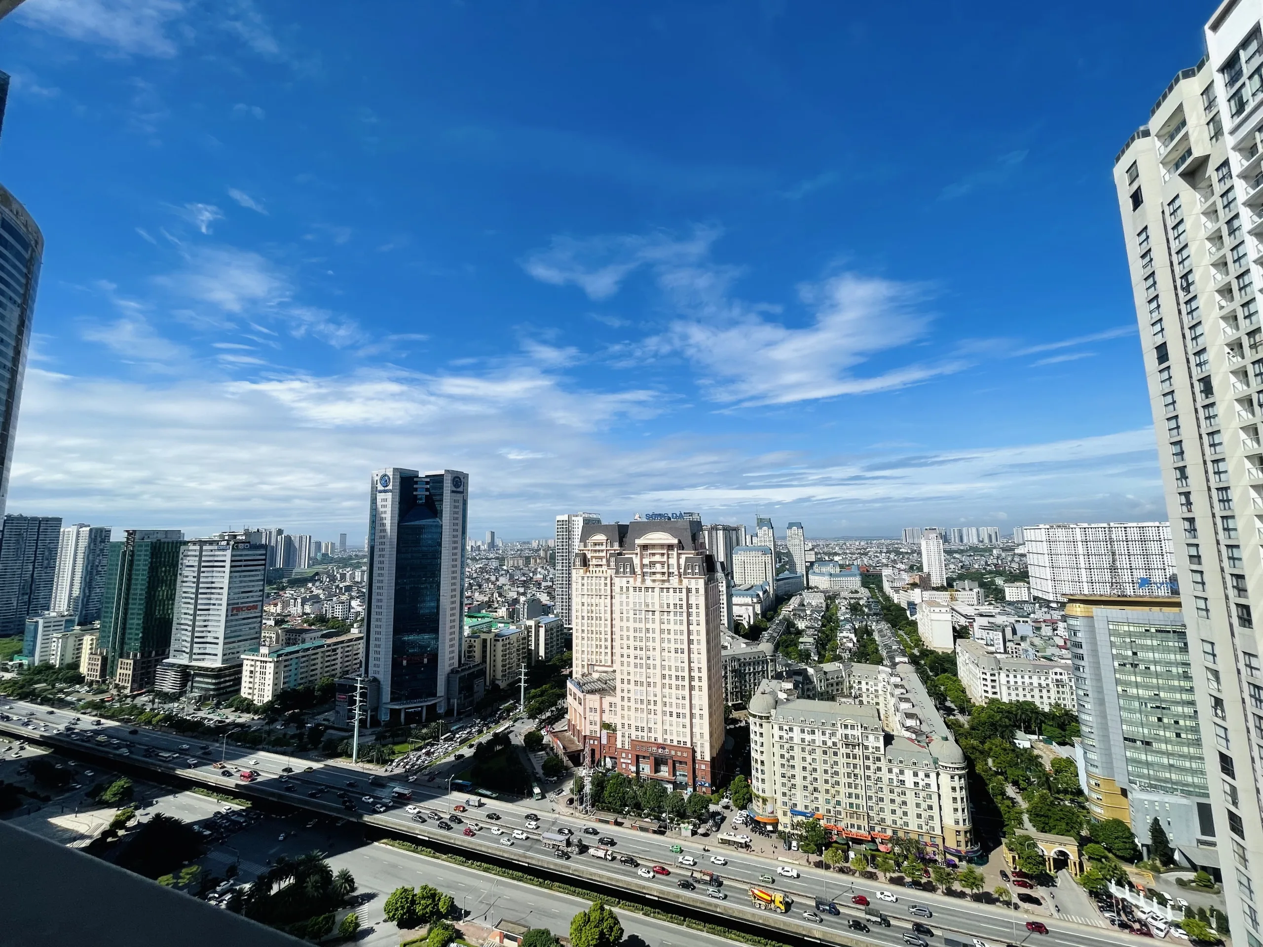 Căn Hộ Dịch Vụ Vinhomes Sky Lake - 2 Bed room LUXURY