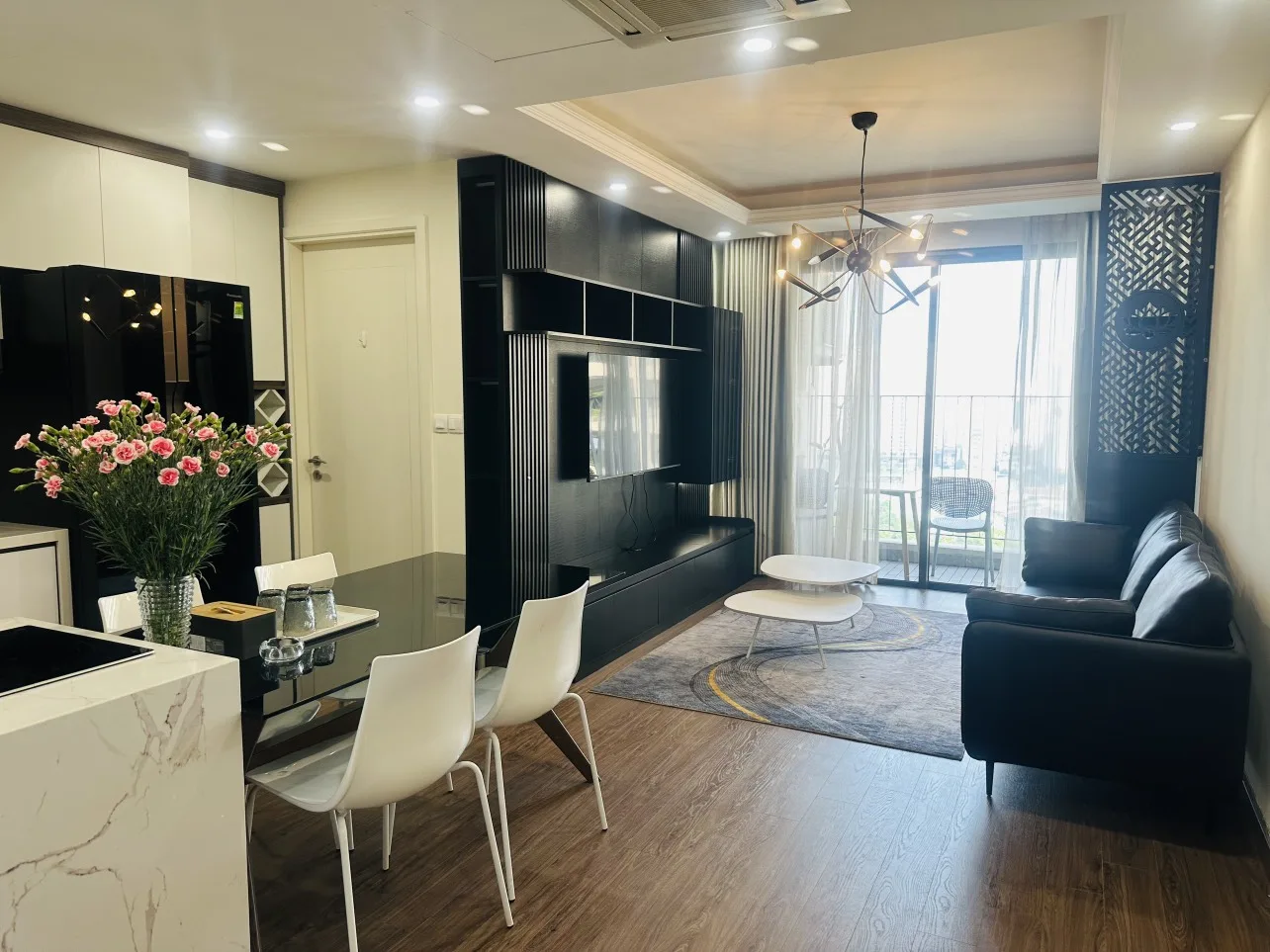 Homestay Dcapital Trần Duy Hưng - Studio Luxury Lake View