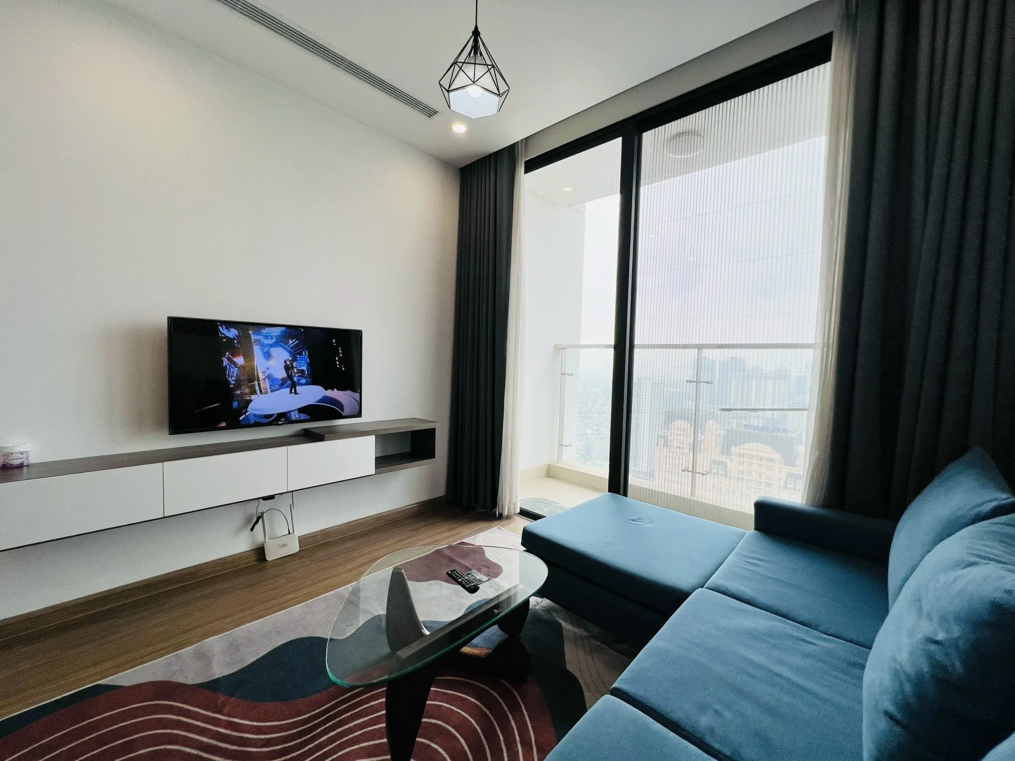 Căn hộ dịch vụ Vinhomes Sky Lake - 2N City View