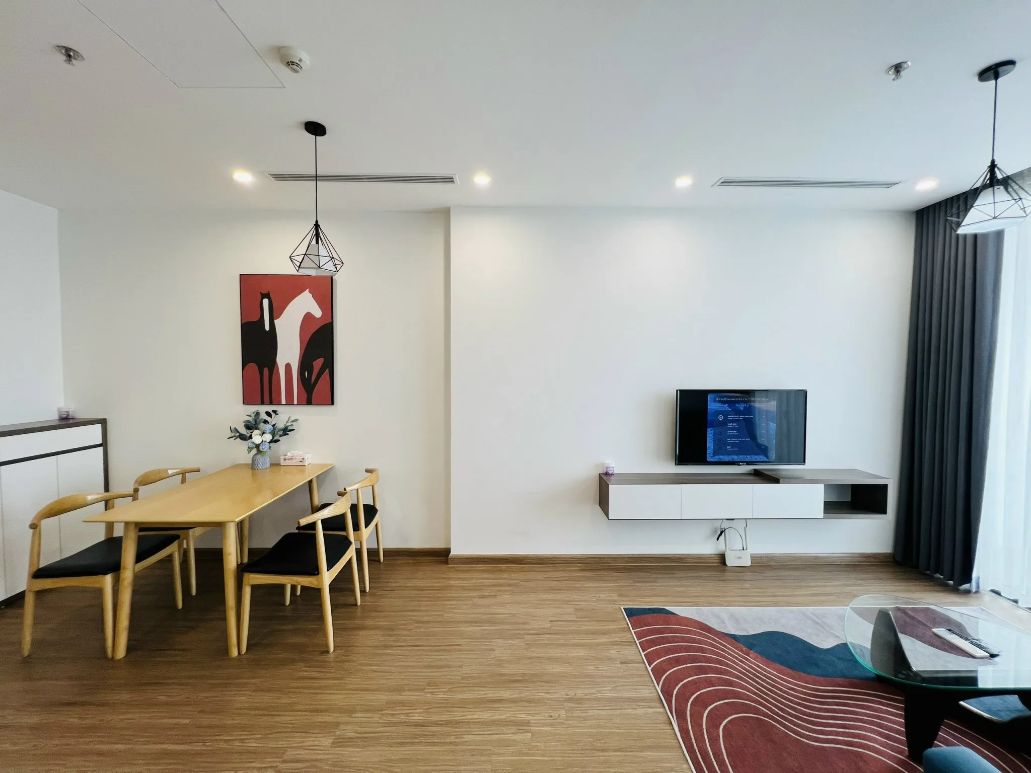 Căn hộ dịch vụ Vinhomes Sky Lake - 2N City View