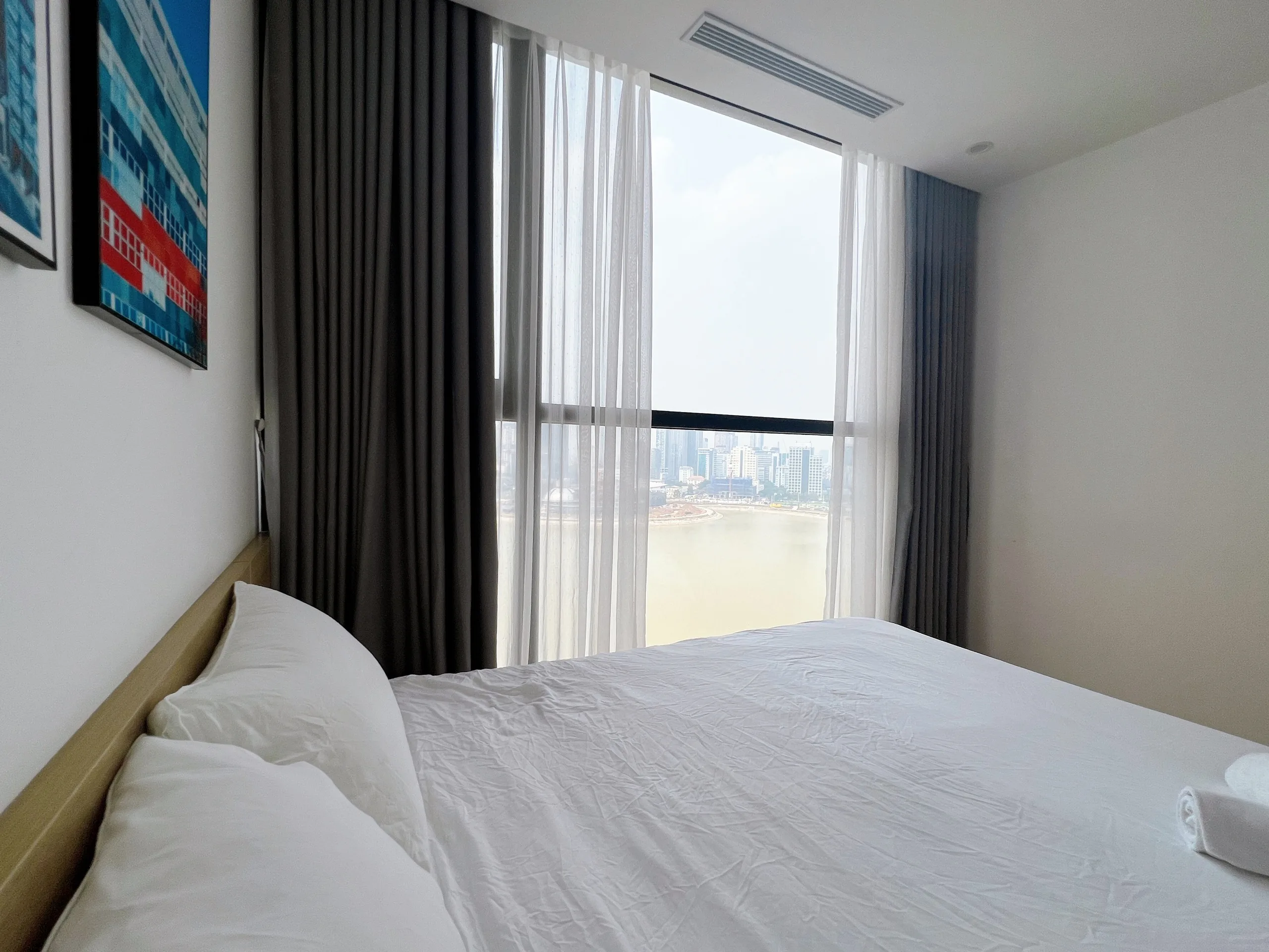 Homestay Vinhomes Sky Lake - Căn hộ 2N View hồ