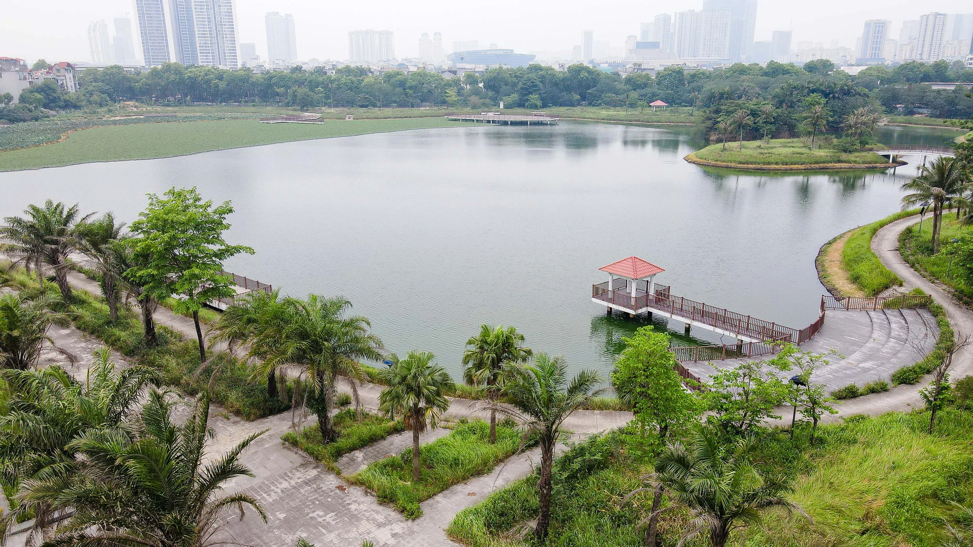 Ngắm view cực chill của hồ Yên Hòa