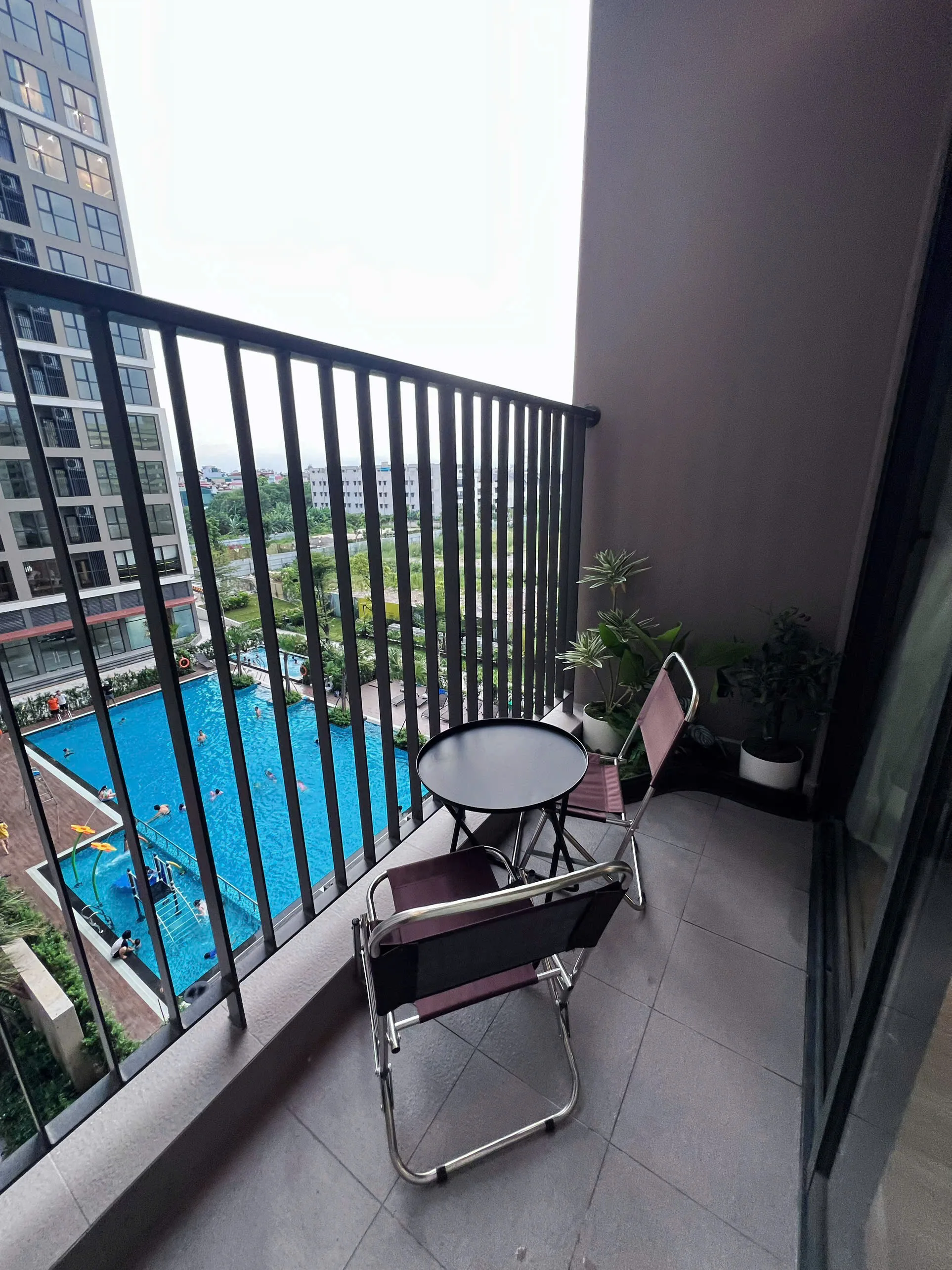 Căn hộ dịch vụ Vinhomes Cổ Loa Global Gate View bể bơi