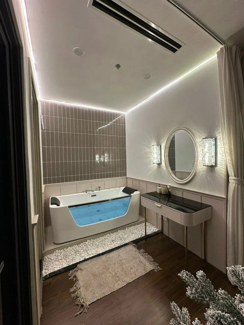 Căn hộ Luxury - Bồn tắm - Máy chiếu - View hồ đỉnh nhất Smart City