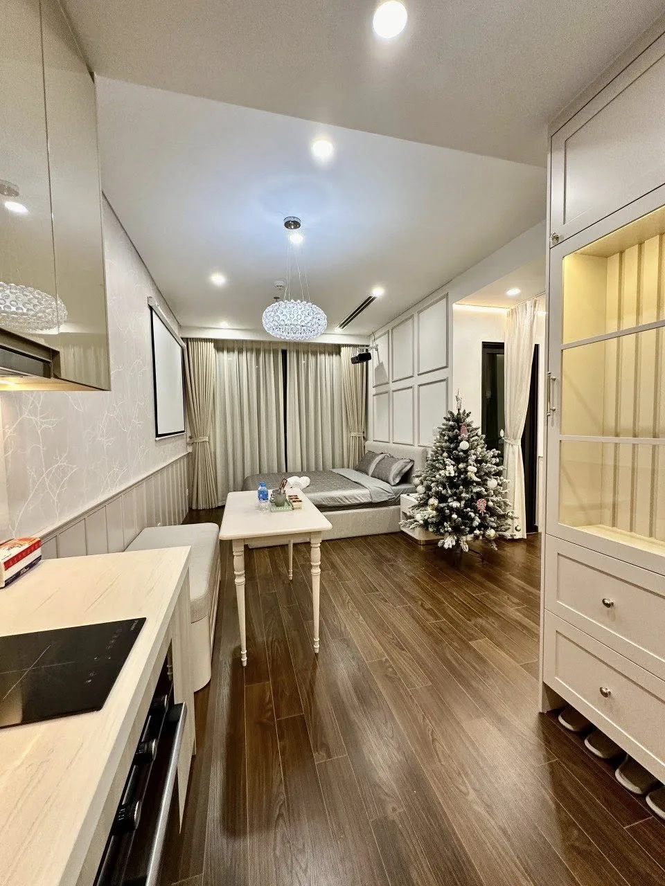 Căn hộ Luxury - Bồn tắm - Máy chiếu - View hồ đỉnh nhất Smart City