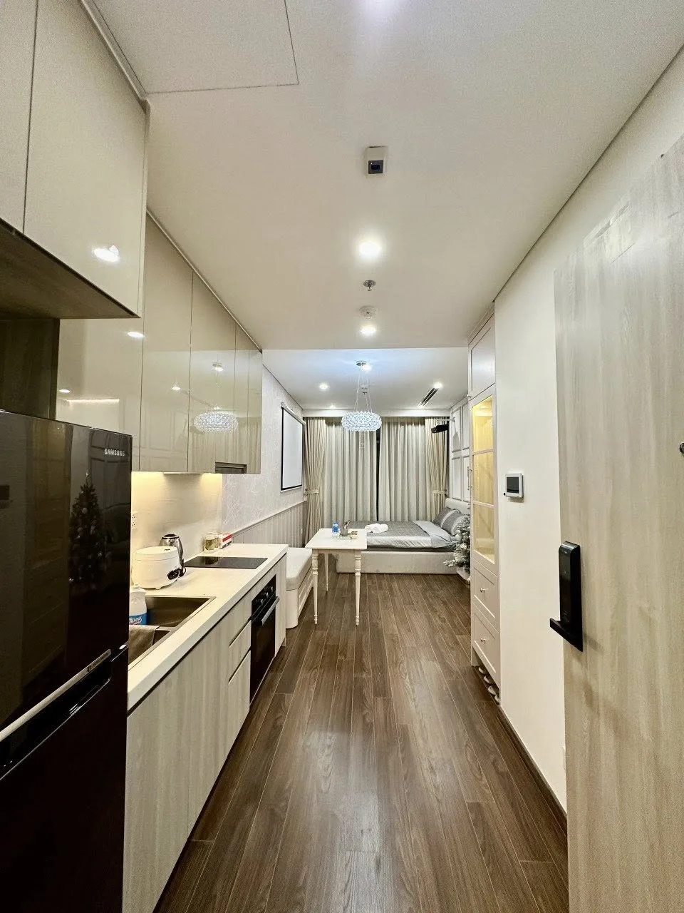 Căn hộ Luxury - Bồn tắm - Máy chiếu - View hồ đỉnh nhất Smart City