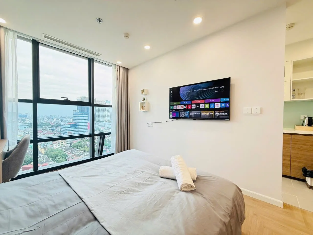 HOMESTAY NGÃ TƯ SỞ - THE NINETY COMPLEX ĐỐI DIỆN ROYAL CITY