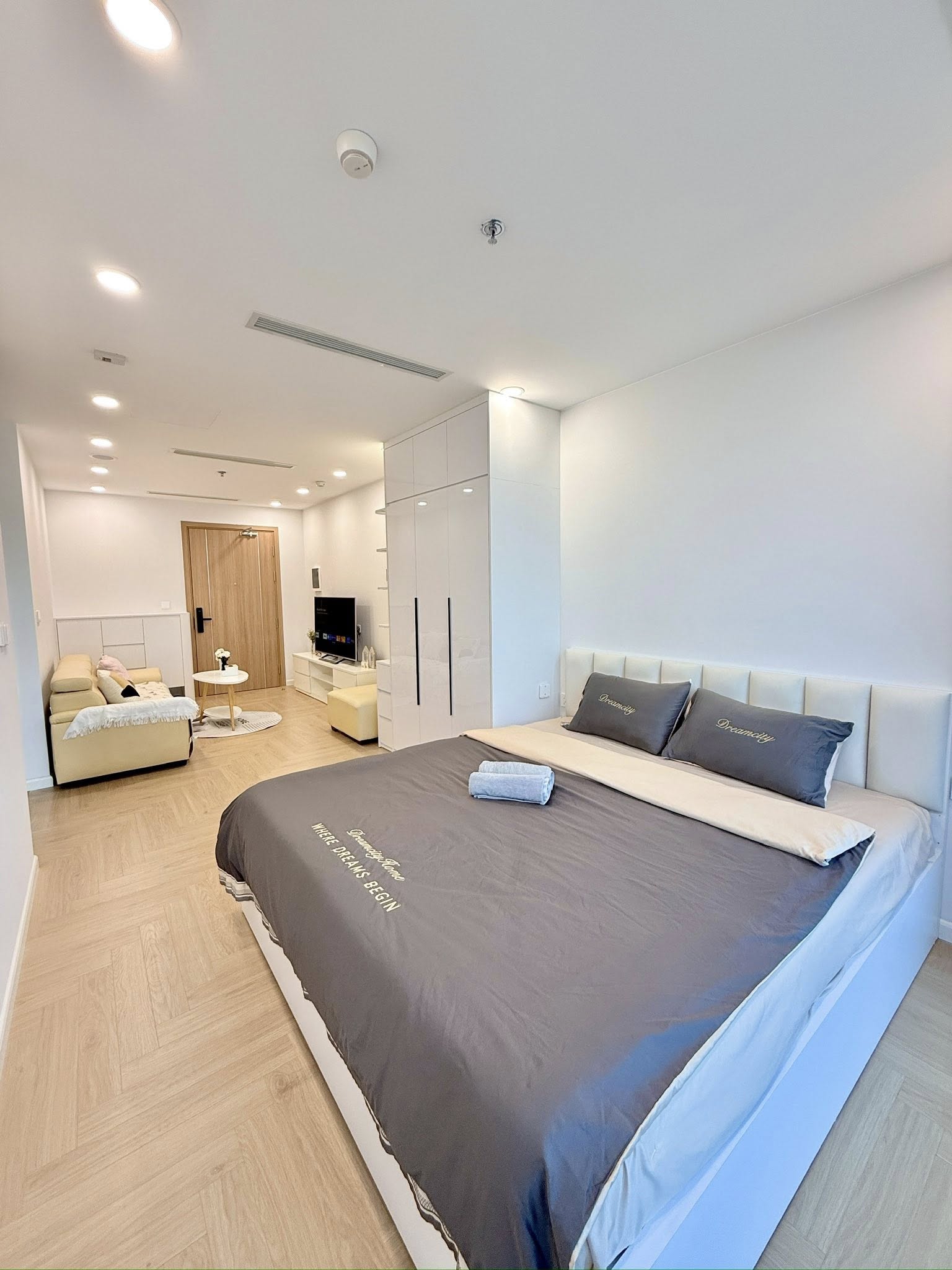 Homestay Royal City – The Ninety Complex Đống Đa