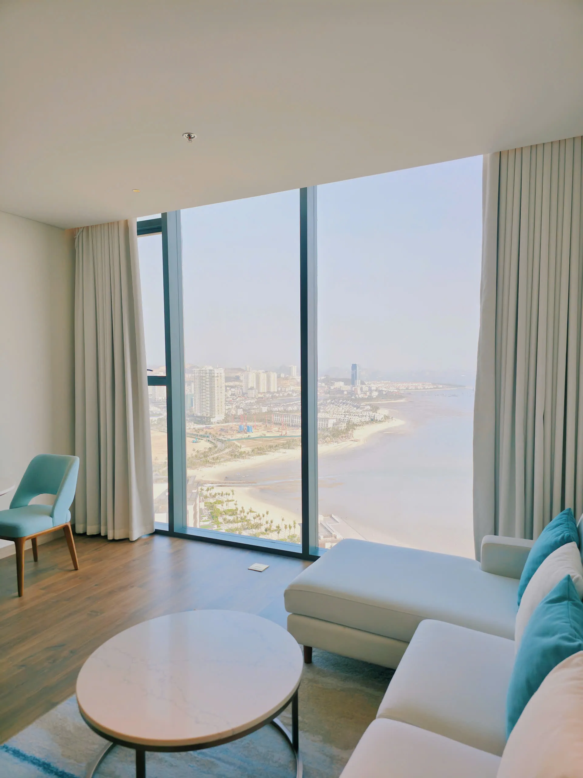 SUN HOMESTAY A3011 VIEW BIỂN ALACARTE HẠ LONG