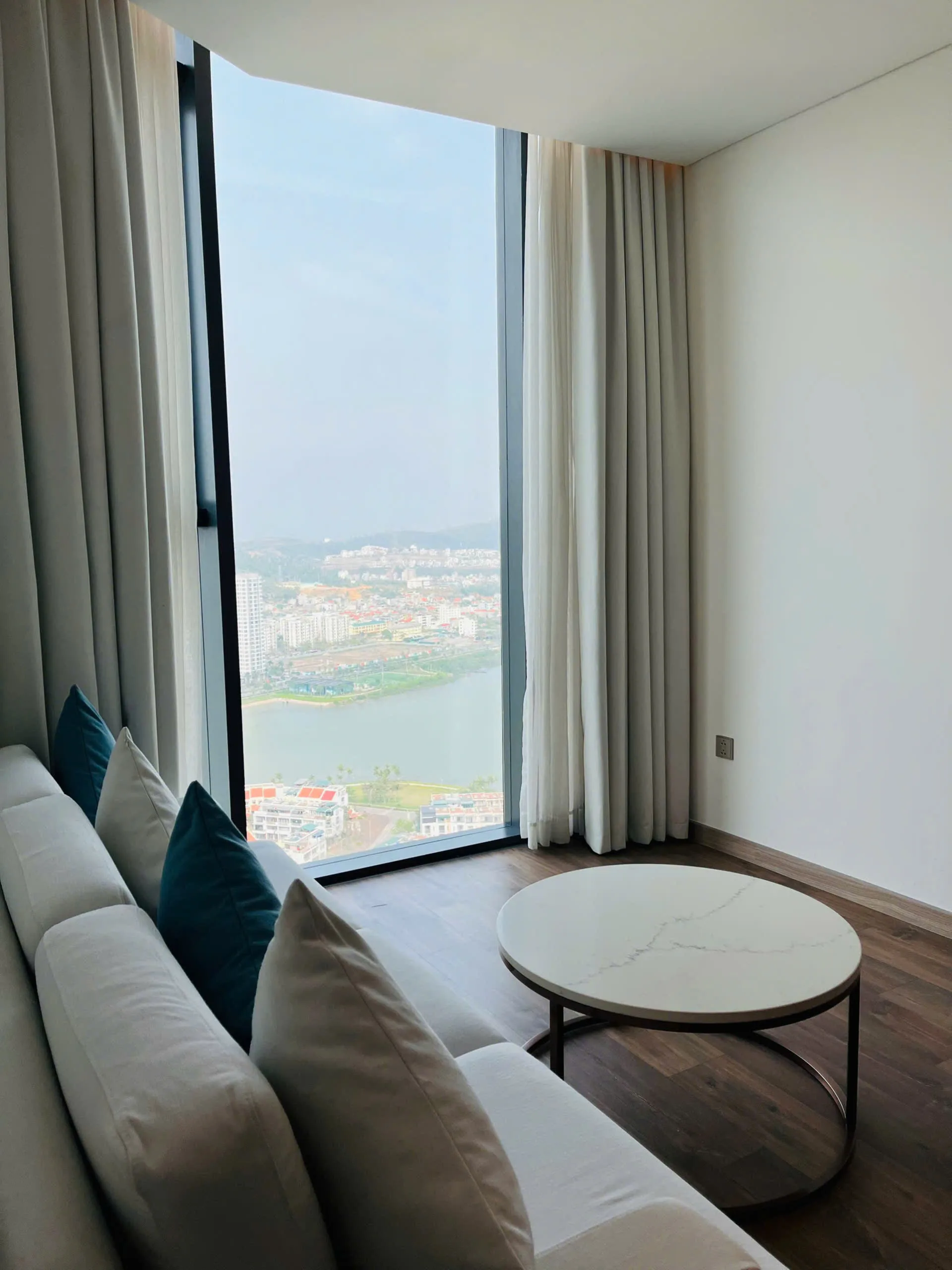 SUN HOMESTAY B1507 VIEW BIỂN ALACARTE HẠ LONG