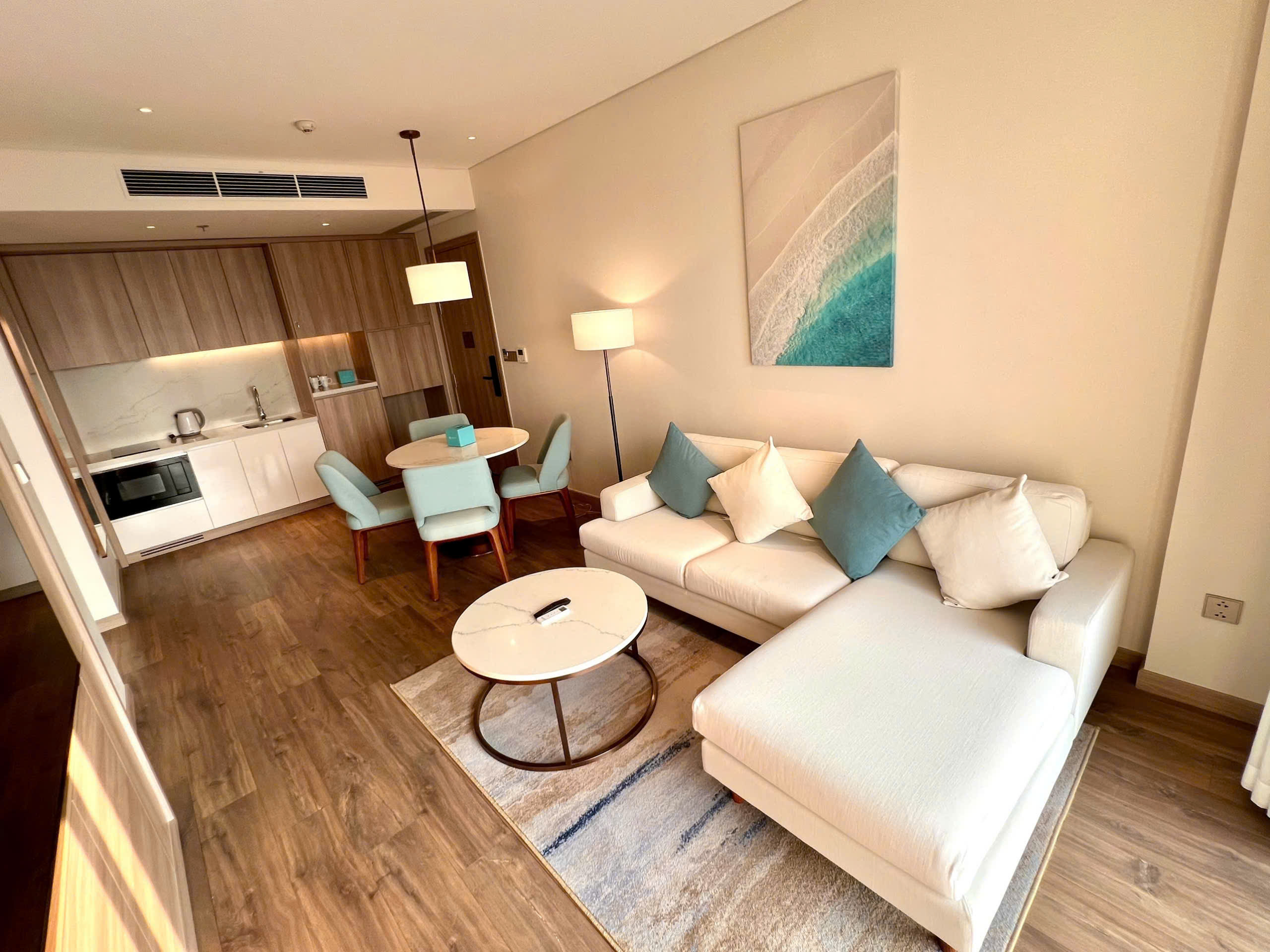 SUN FAMILY HOMESTAY A1607 VIEW BIỂN ALACARTE HẠ LONG
