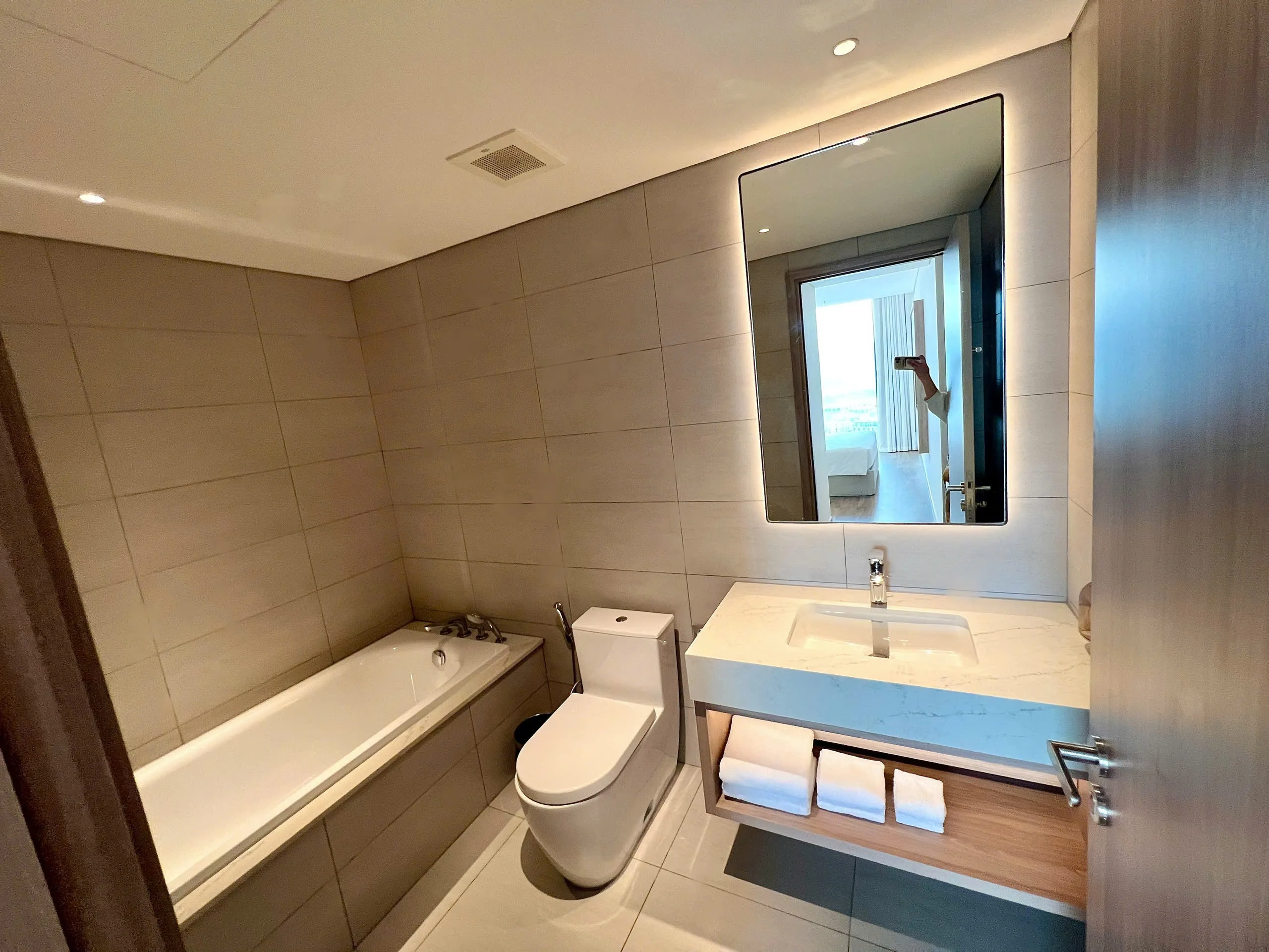 SUN FAMILY HOMESTAY A1607 VIEW BIỂN ALACARTE HẠ LONG