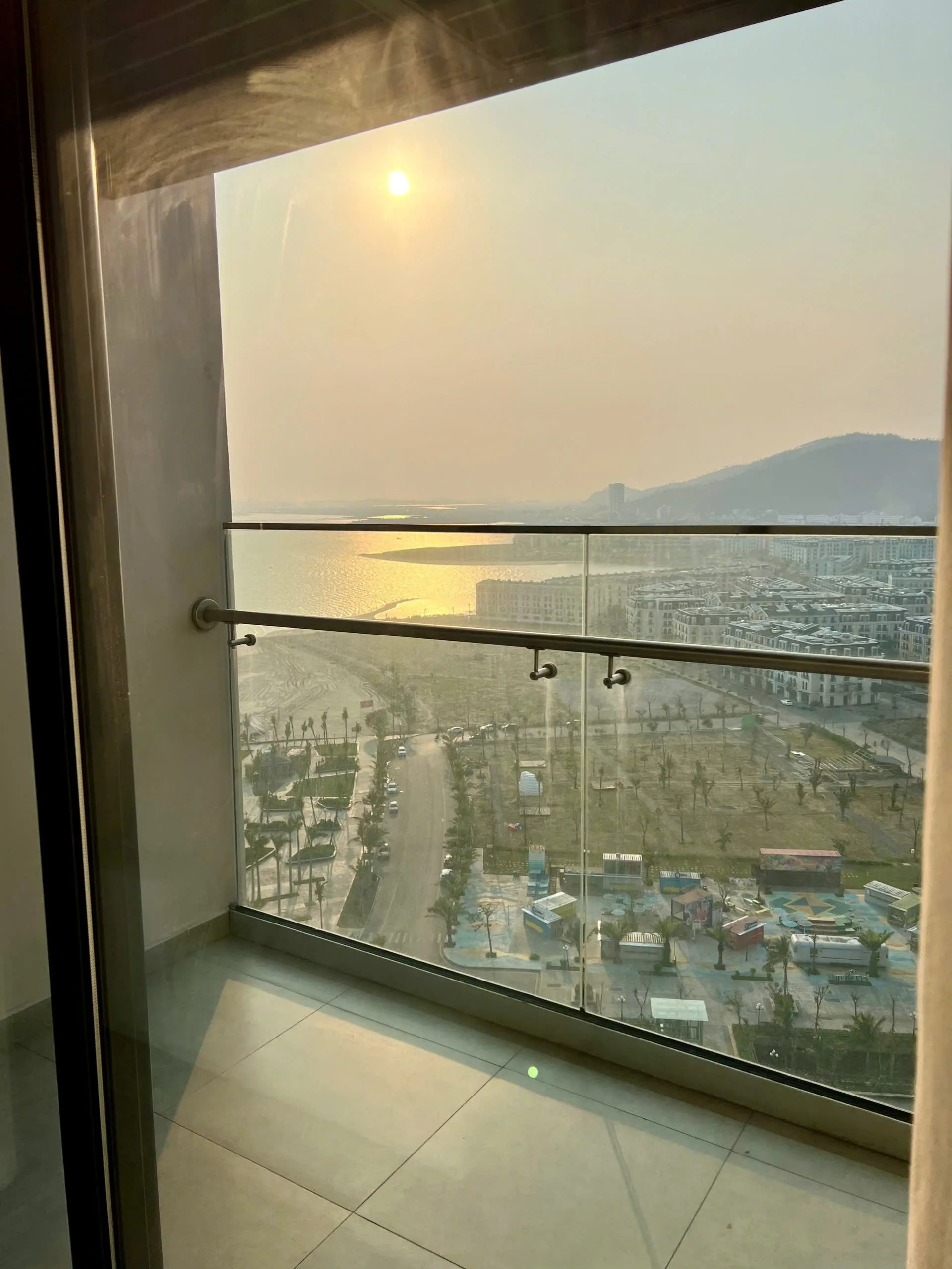 SUN FAMILY HOMESTAY A1607 VIEW BIỂN ALACARTE HẠ LONG