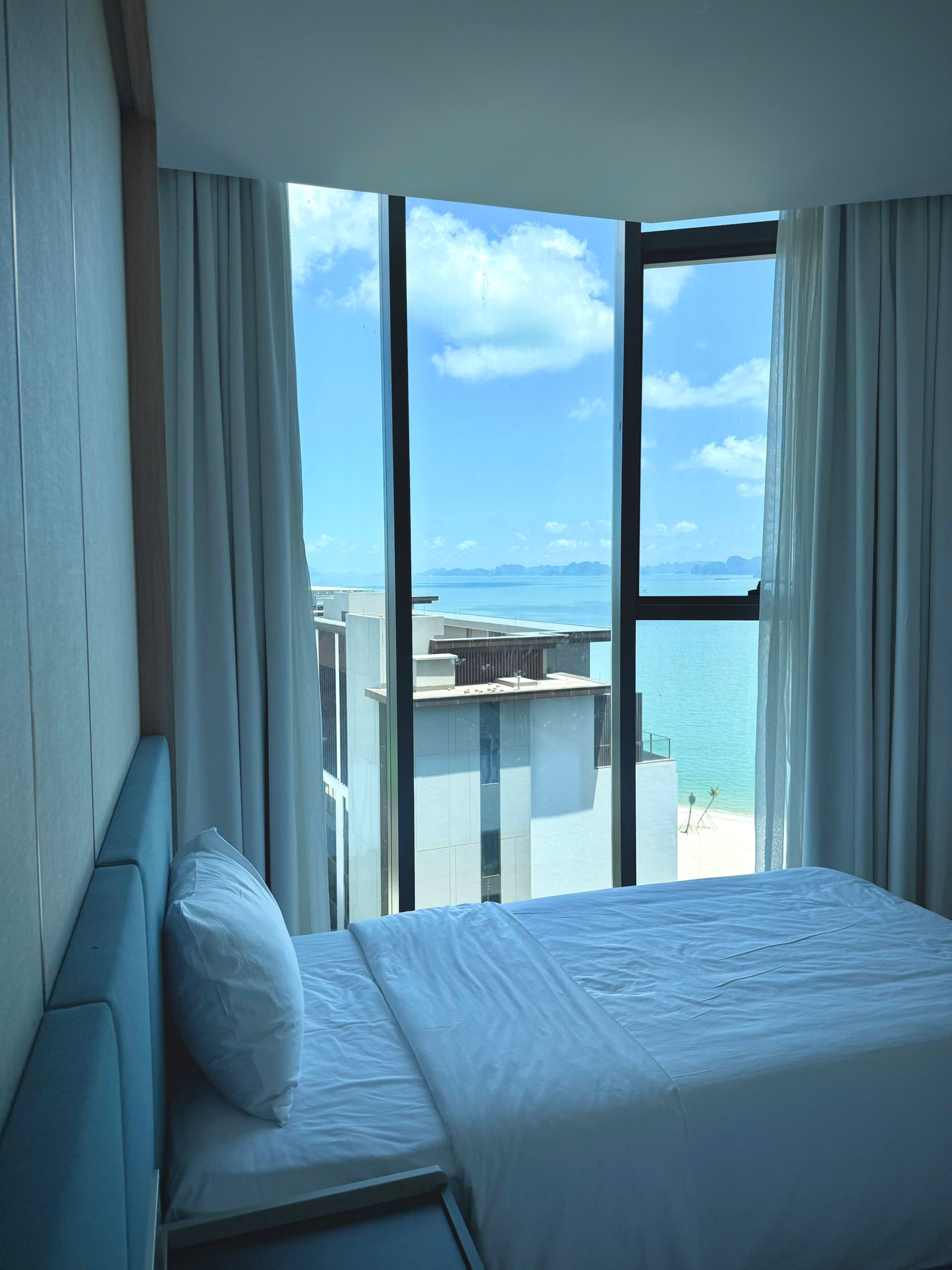 Review View Biển Panorama Tầng Cao Tại Alacarte Hạ Long – Trải Nghiệm Ngắm Trọn Vịnh Di Sản