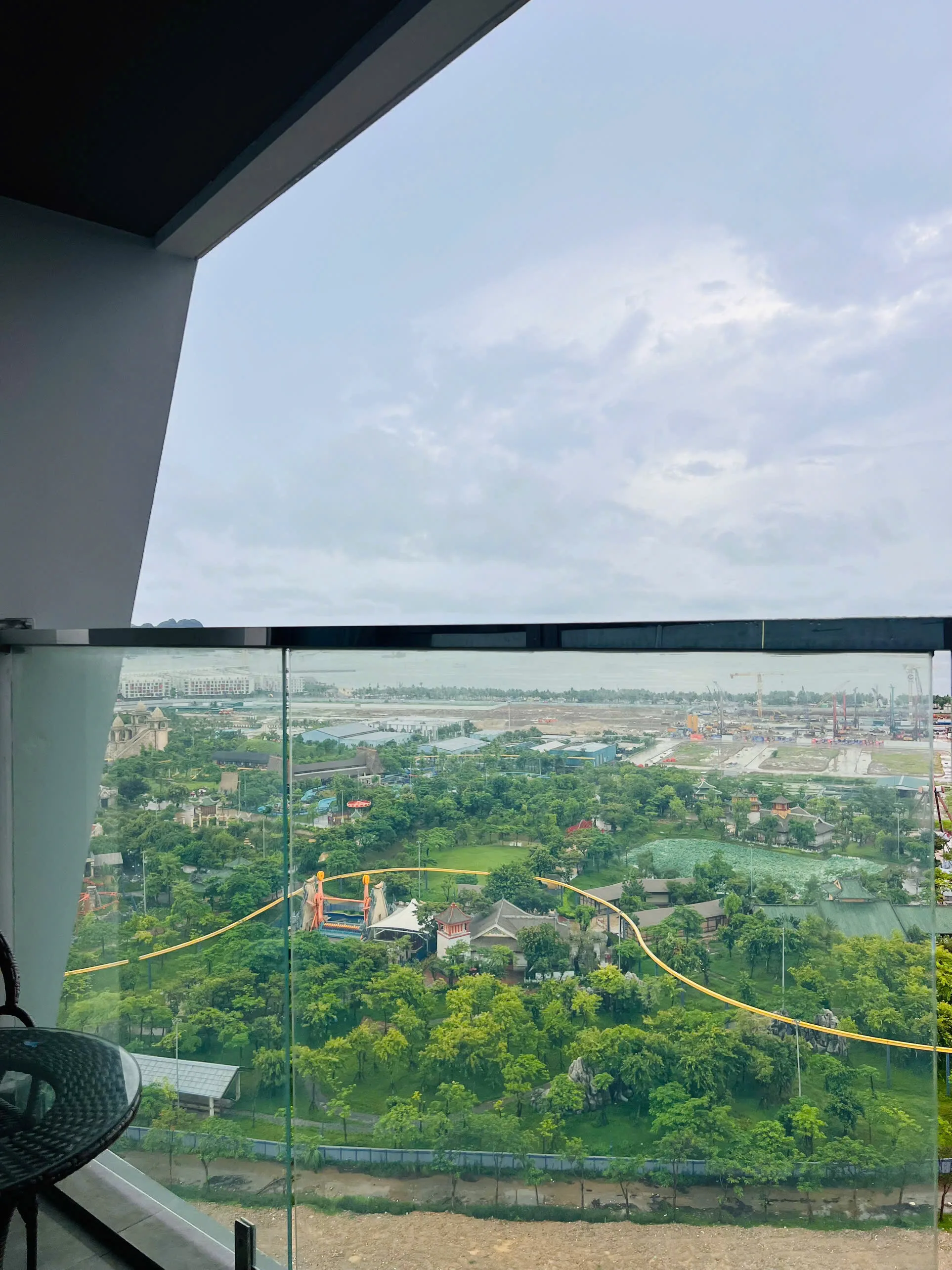 Studio The Holiday Hạ Long View Biển