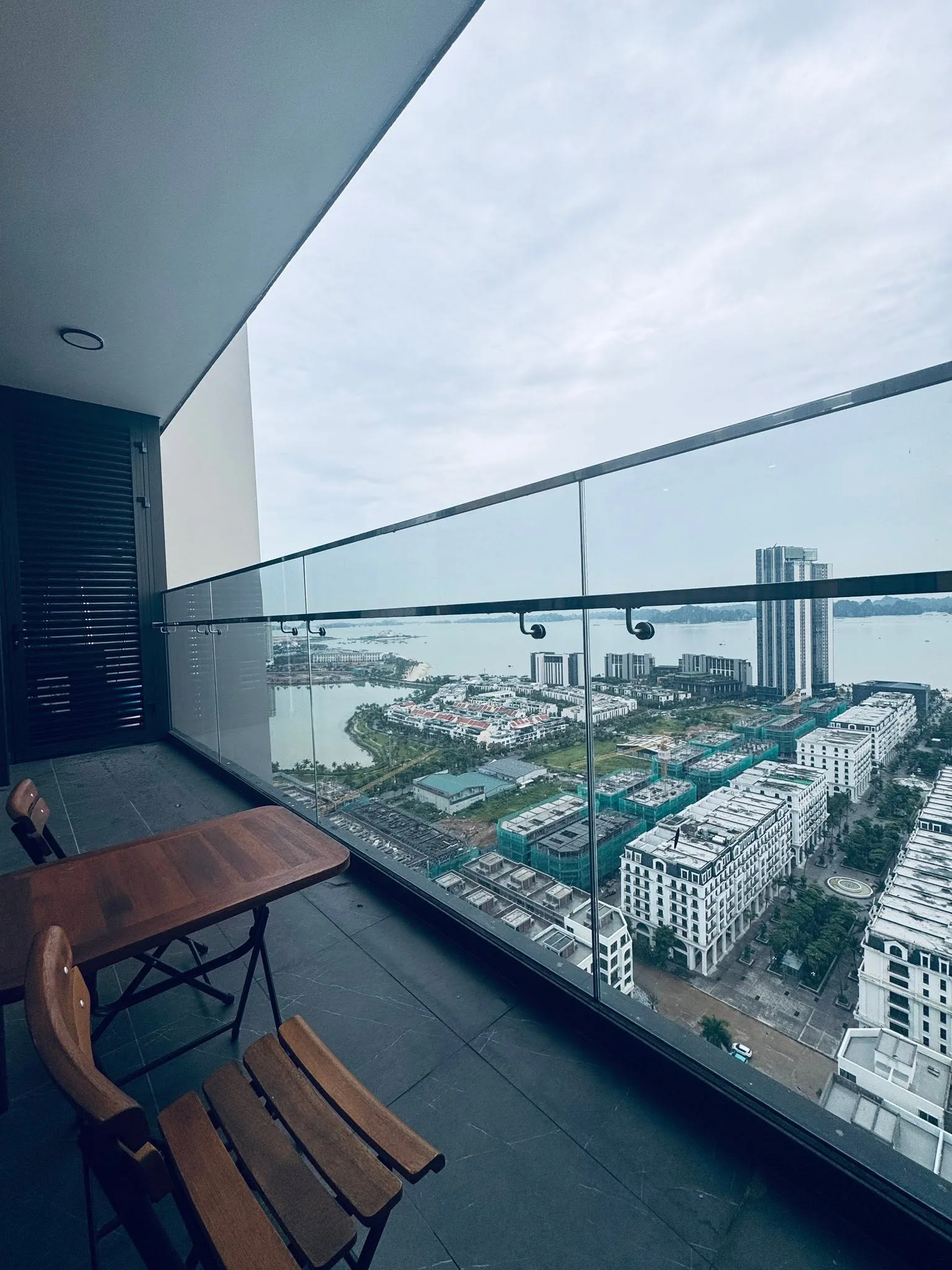 Homestay Icon 40 Hạ Long Có Hồ Bơi View Biển