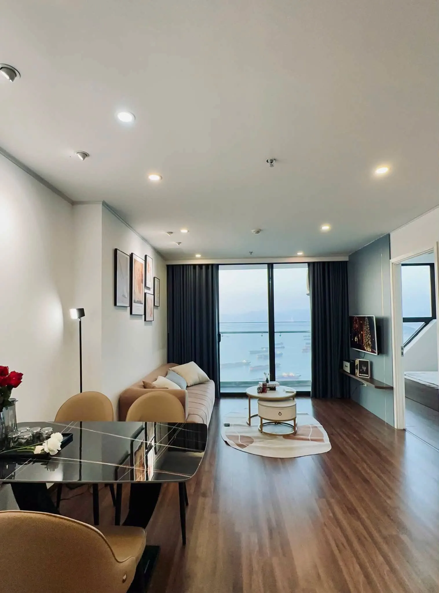 Homestay Icon 40 Hạ Long Ban Công View Biển