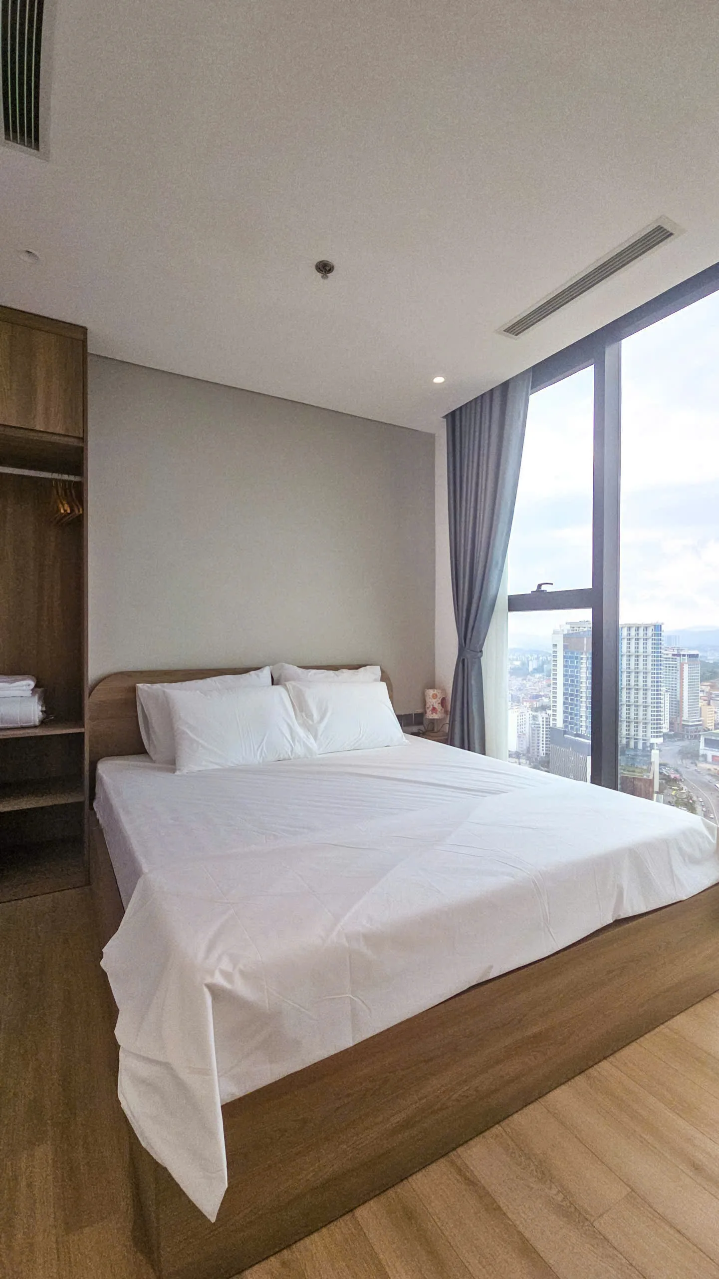 Homestay The Holiday Hạ Long Trung Tâm Bãi Cháy