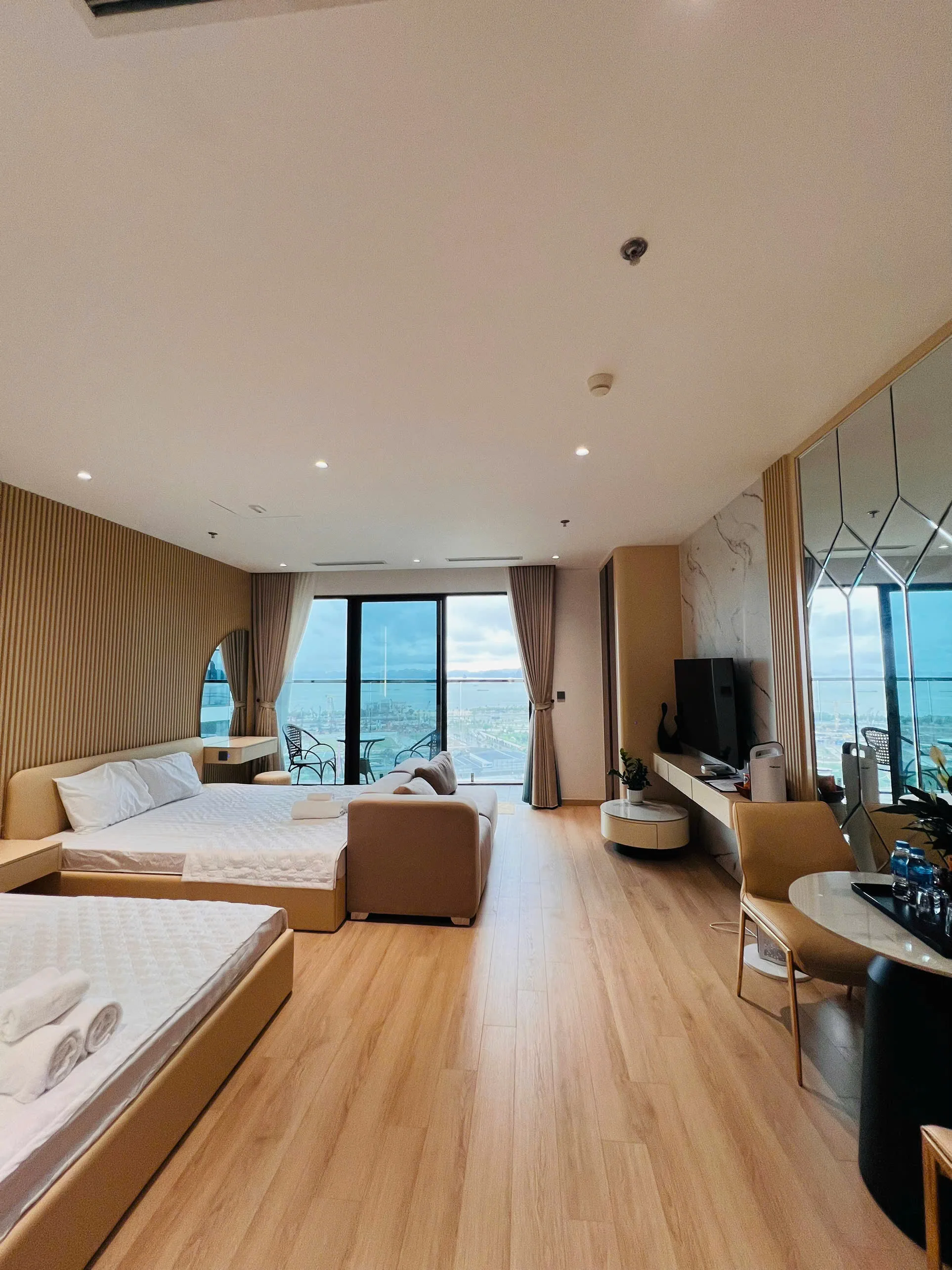 Studio The Holiday Hạ Long View Biển