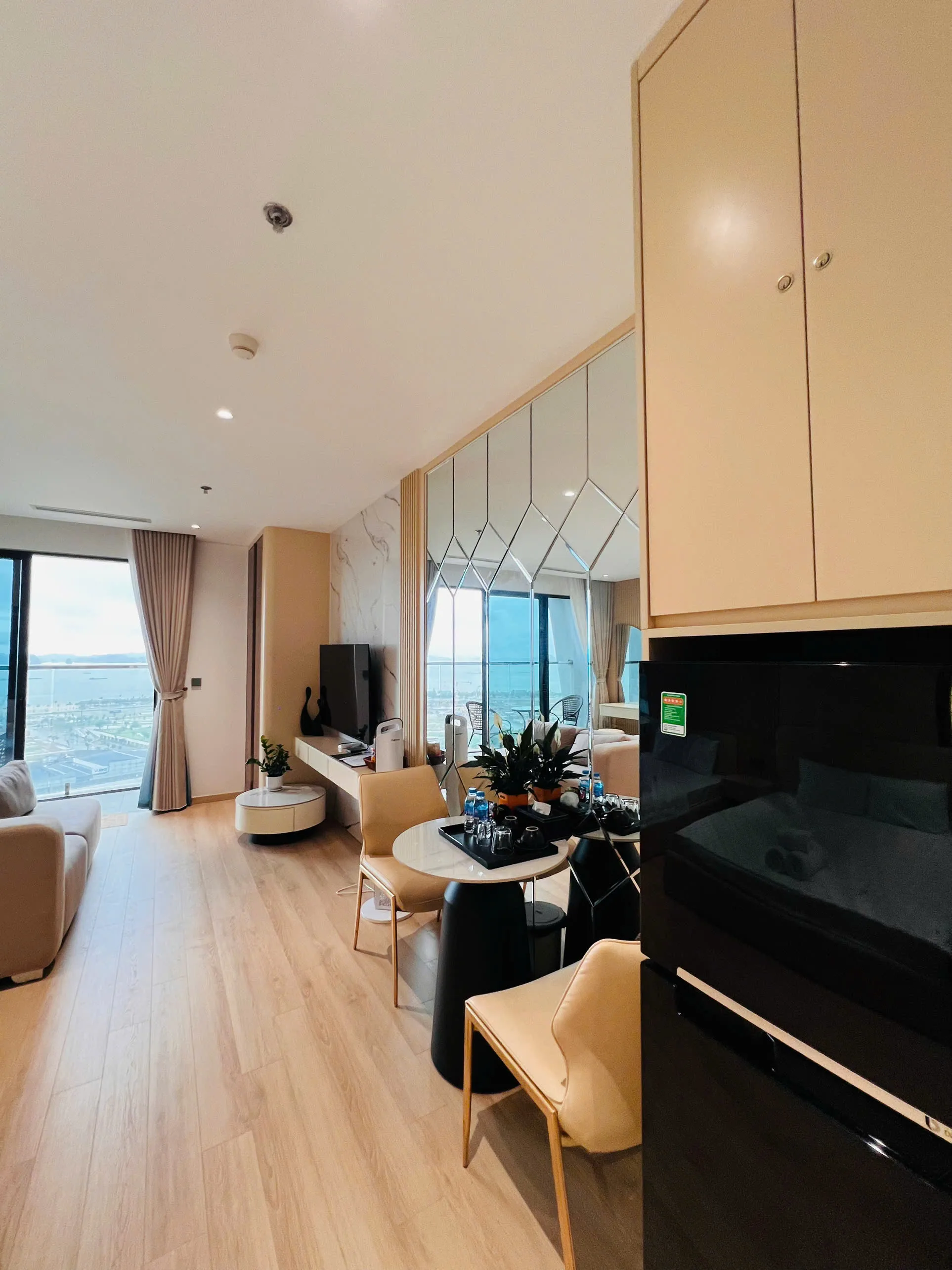 Studio The Holiday Hạ Long View Biển