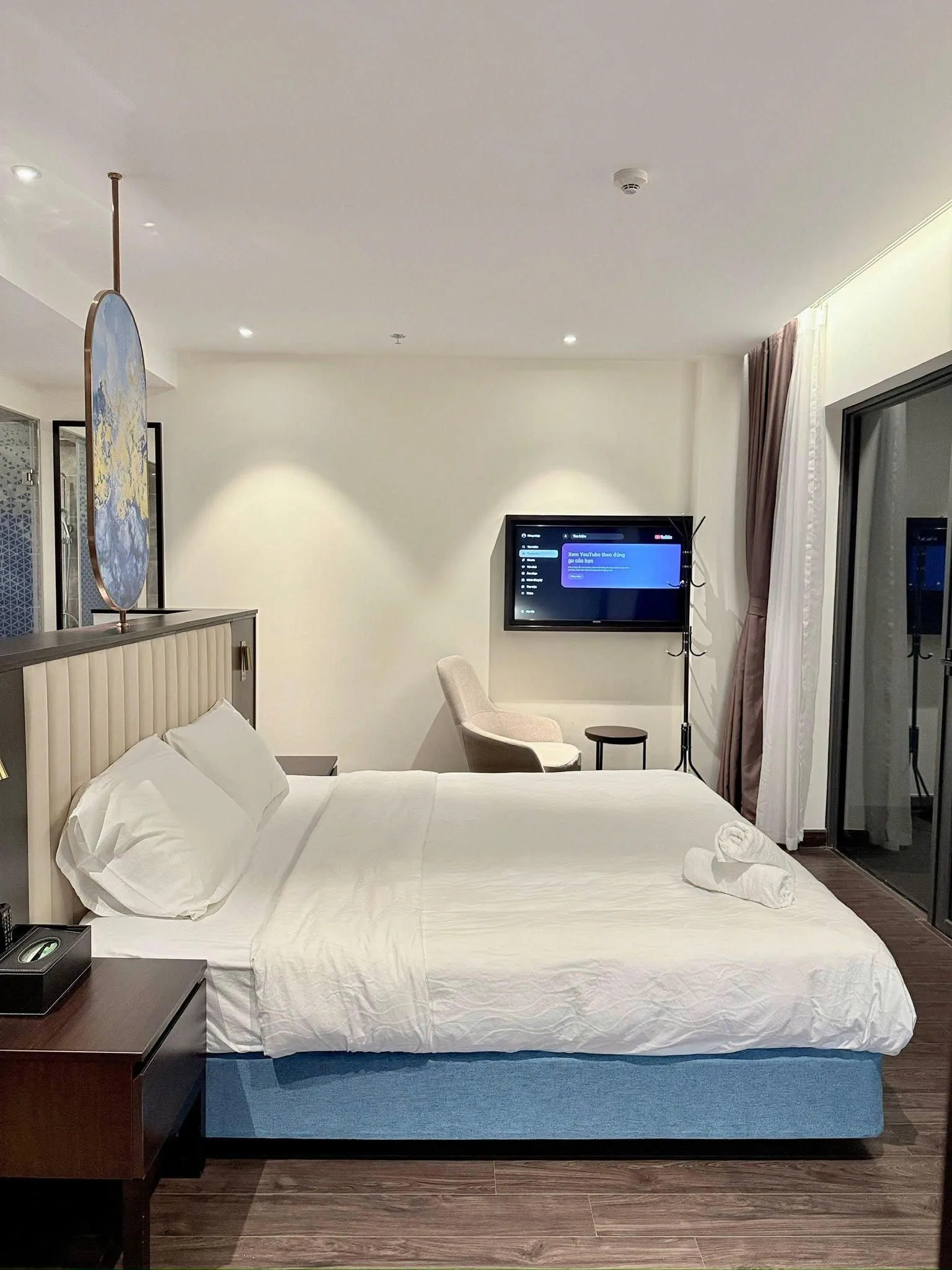 Homestay The Sapphire Hạ Long Hay Khách Sạn Tiết Kiệm Hơn?