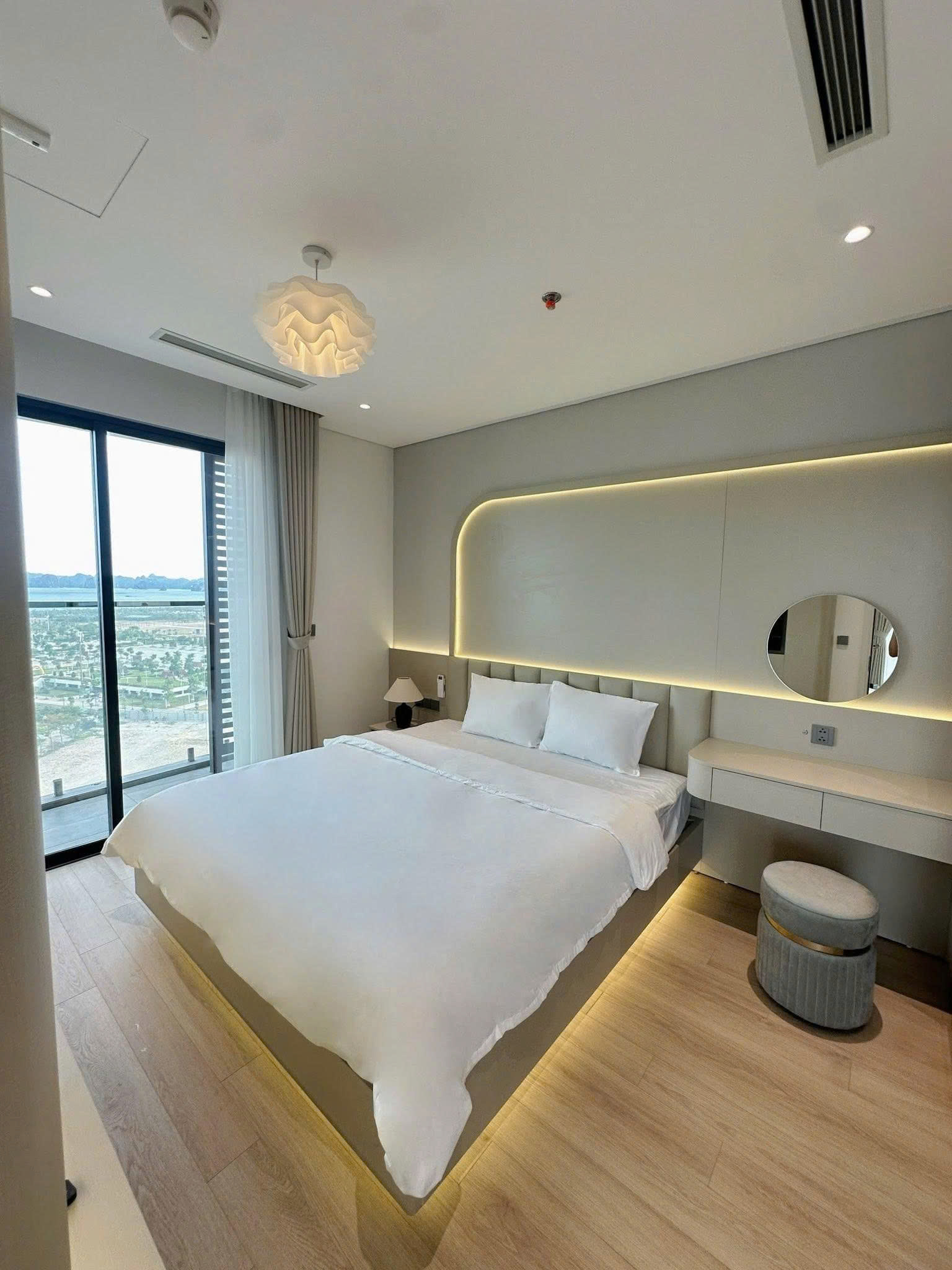 Top 10 Homestay The Holiday Hạ Long View Biển Được Du Khách Yêu Thích Nhất 2026