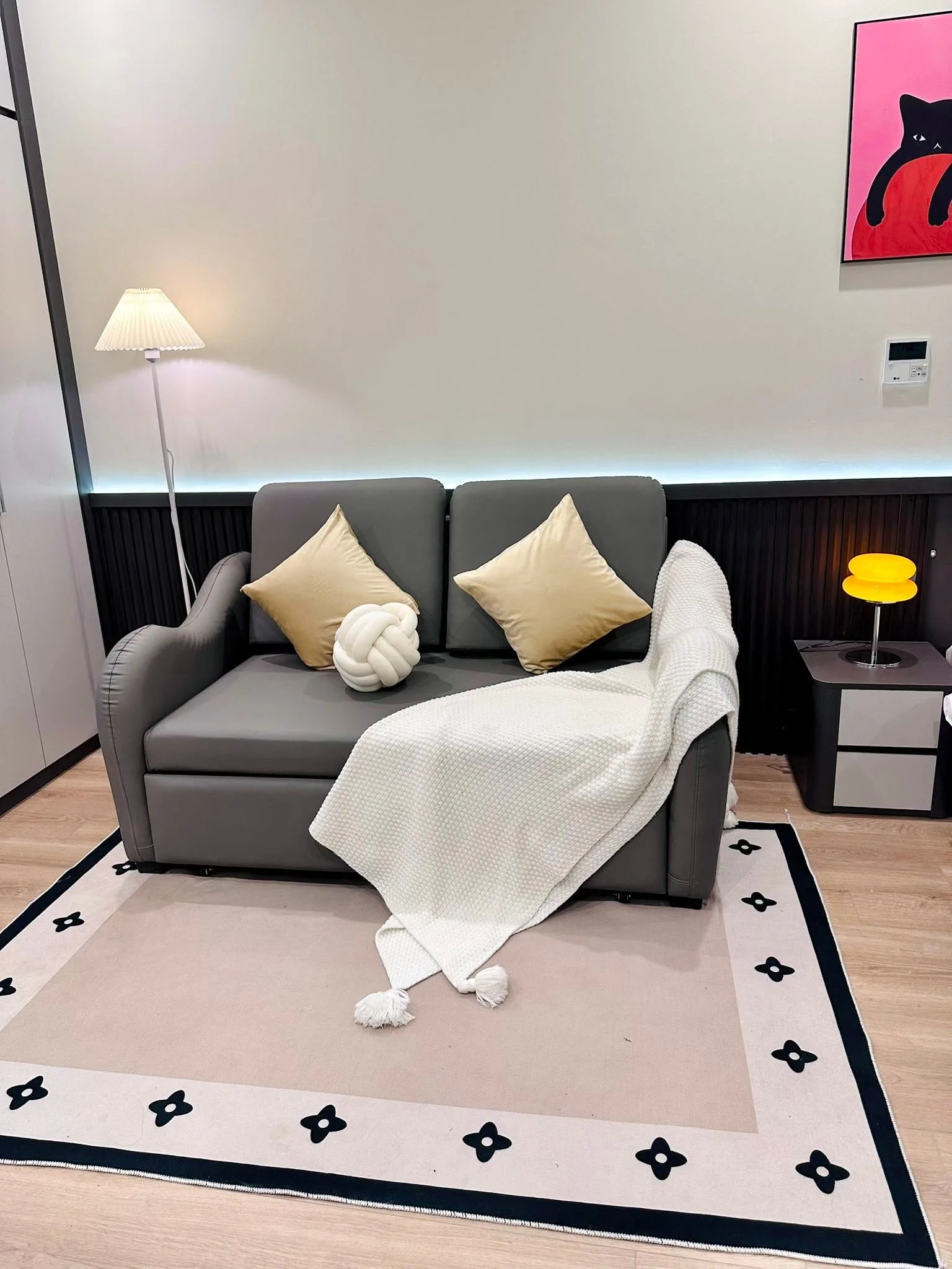 Homestay Bãi Cháy Có Chỗ Đỗ Ô Tô Không? Lối Vào Hầm Xe Và Các Khoản Phí Cần Hỏi