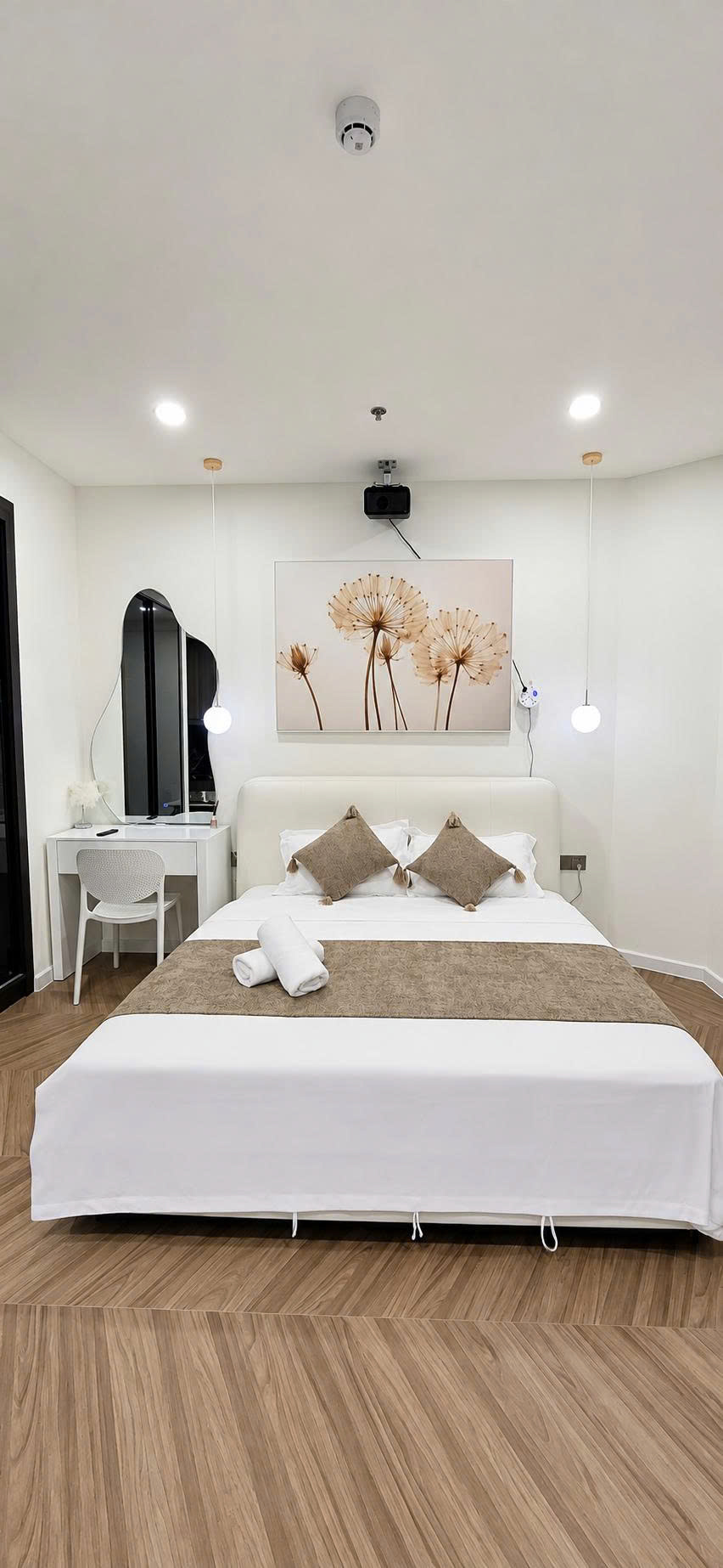 Nắng Ban Mai Studio A1.0903 - Vinhomes Smart City