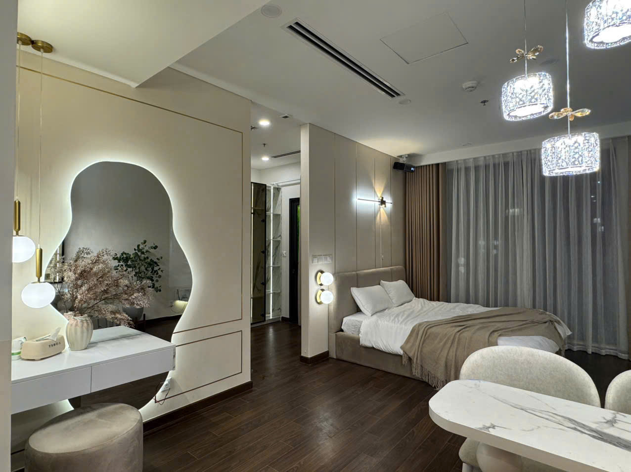 Lá Bình Yên Studio B.2910 - Vinhomes Smart City