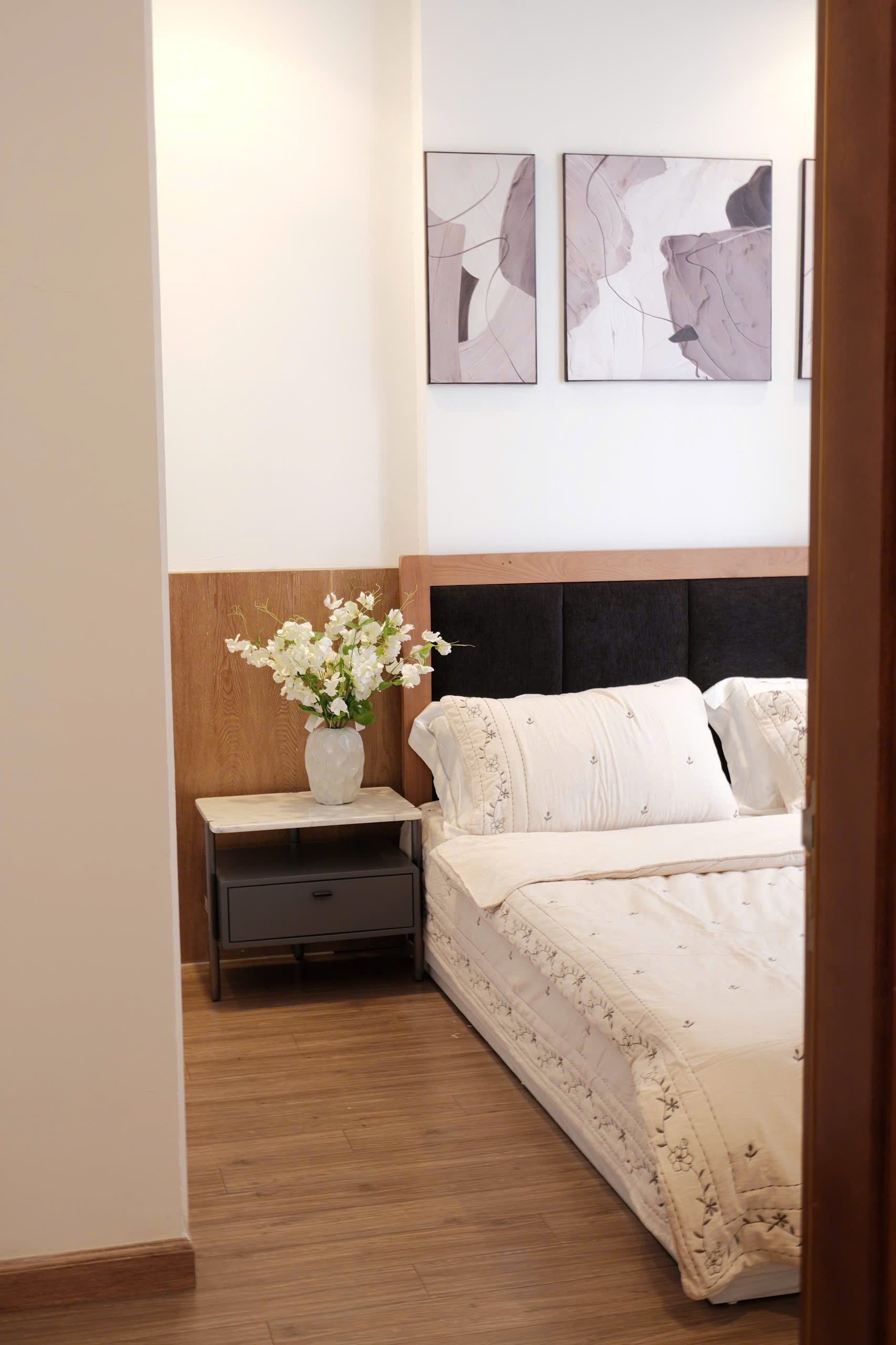 Lumière 2PN P032317 - Homestay Times City
