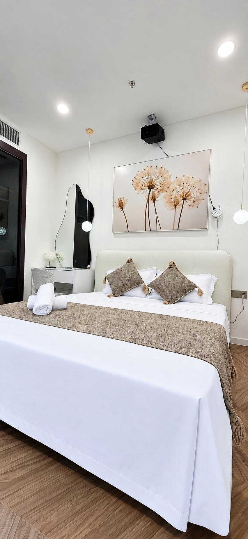 Nắng Ban Mai Studio A1.0903 - Vinhomes Smart City