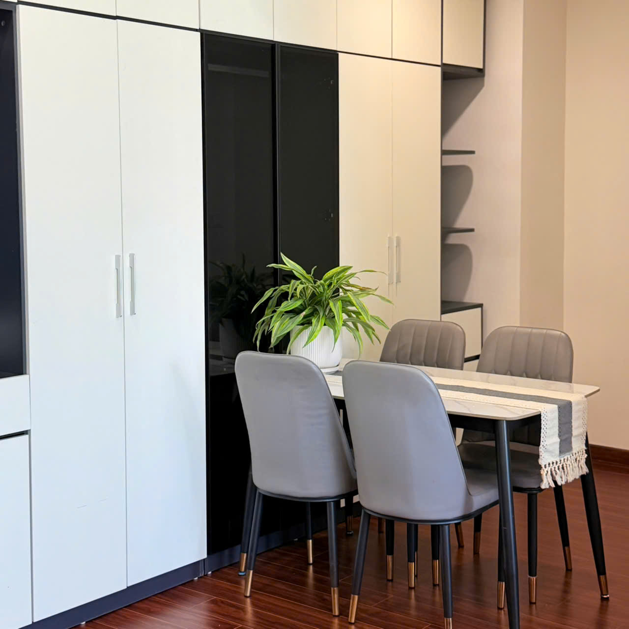 Maris Studio H2.2527 - Vinhomes Ocean Park 1