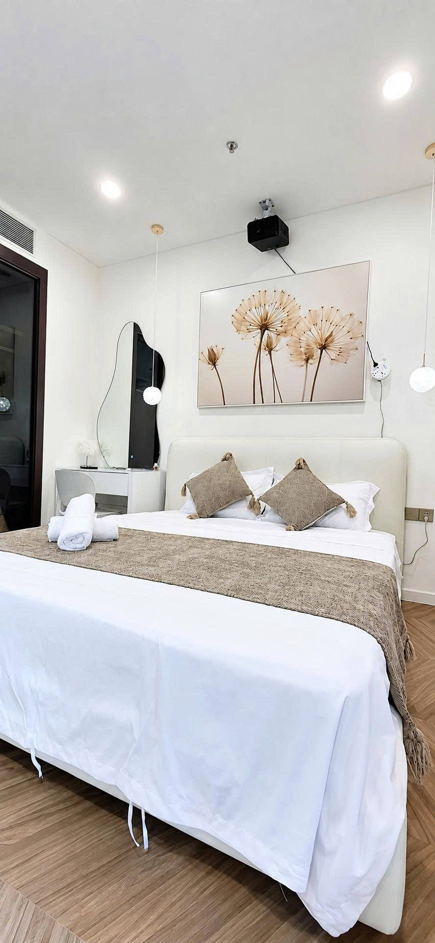 Nắng Ban Mai Studio A1.0903 - Vinhomes Smart City