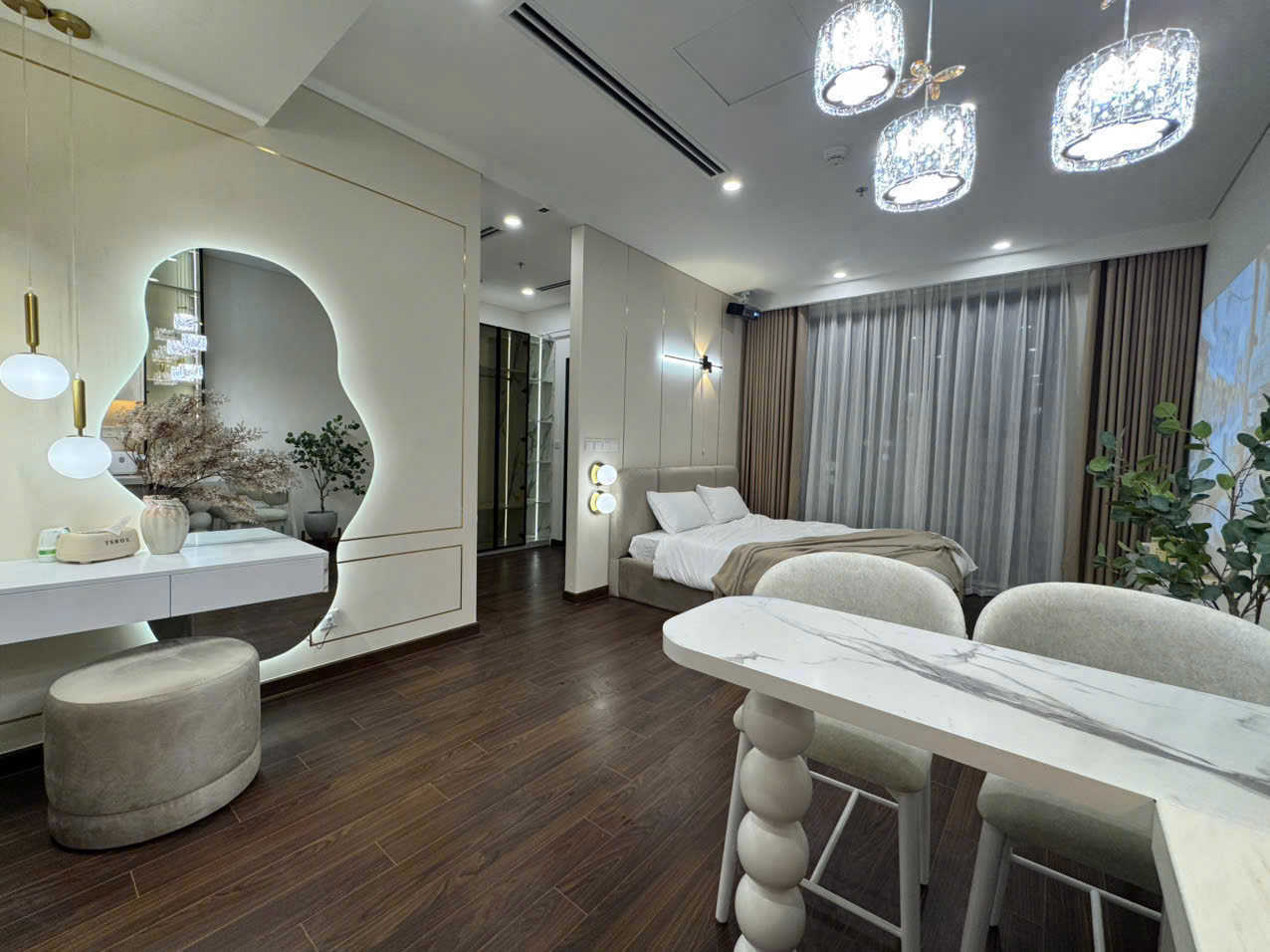 Lá Bình Yên Studio B.2910 - Vinhomes Smart City