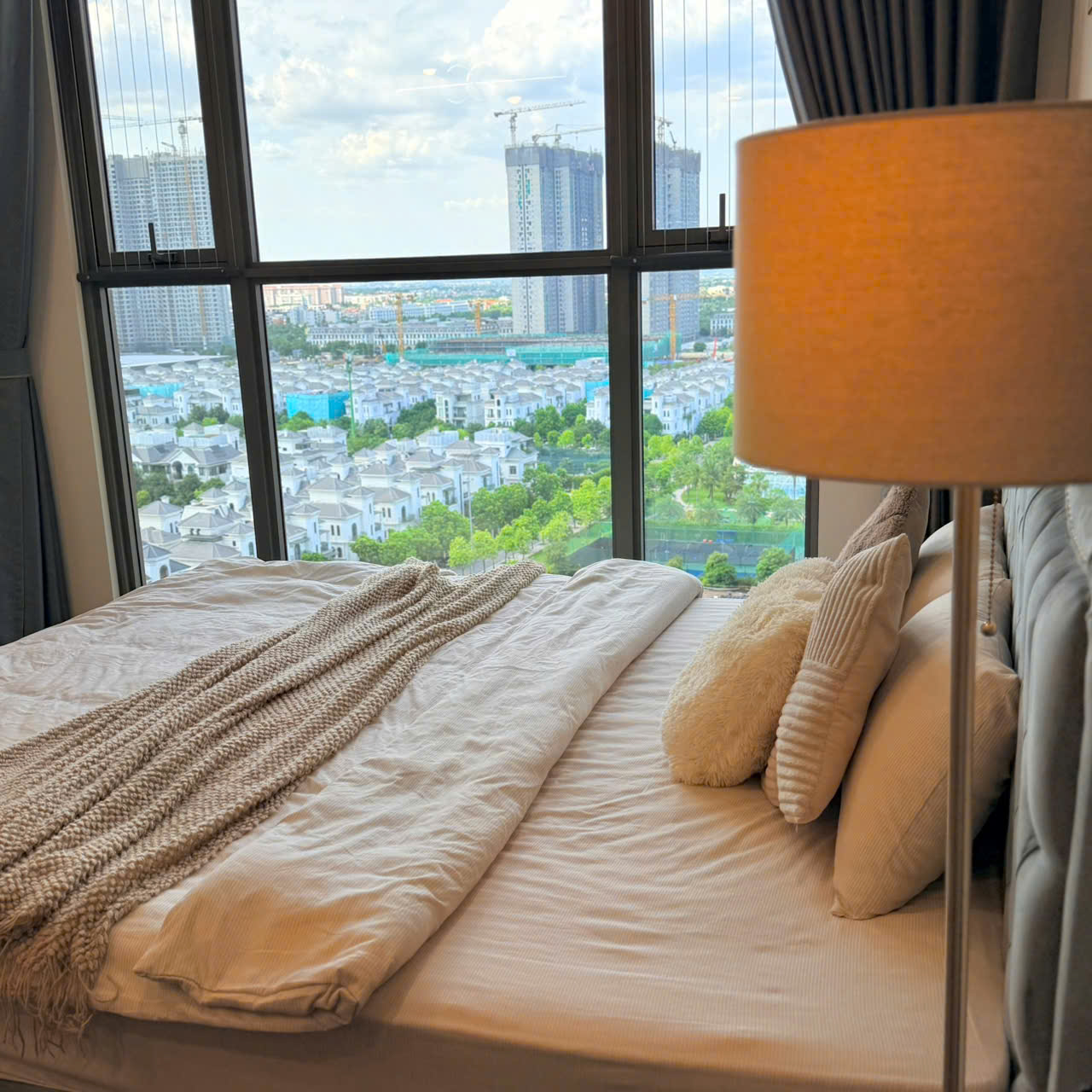 Serein Studio H2.1430 - Vinhomes Ocean Park 1