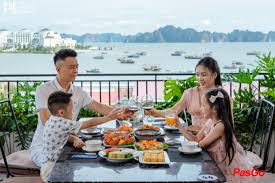 Top 10+ nhà hàng hải sản Hạ Long ngon đông khách nhất 2026