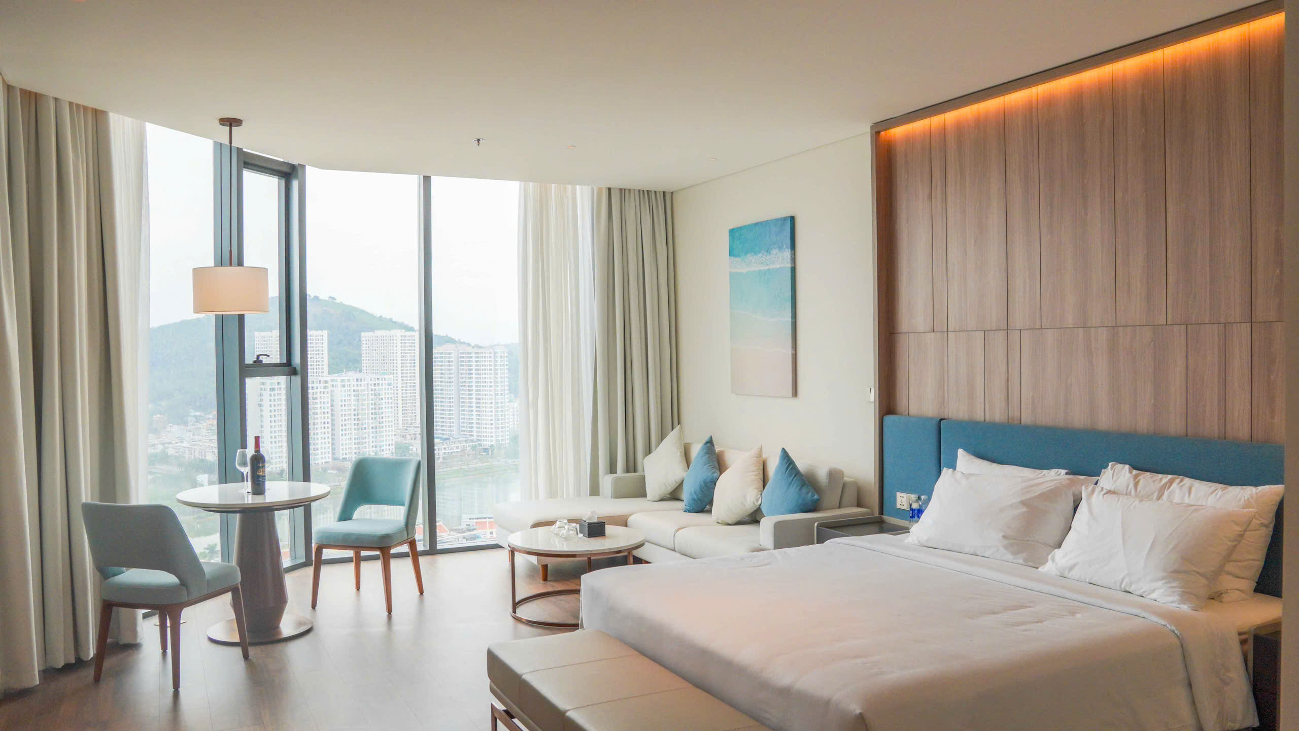 Toàn cảnh Studio Sea View Alacarte Hạ Long