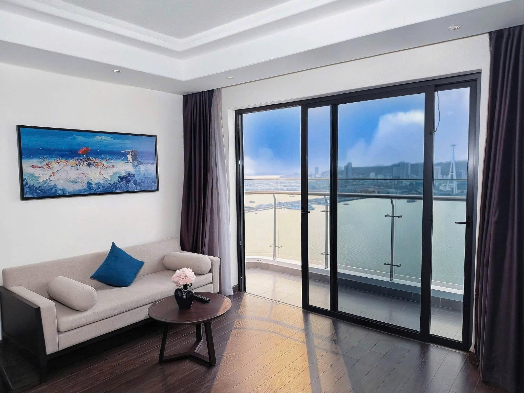 Toàn cảnh The Sapphire Hạ Long hoặc căn hộ view biển