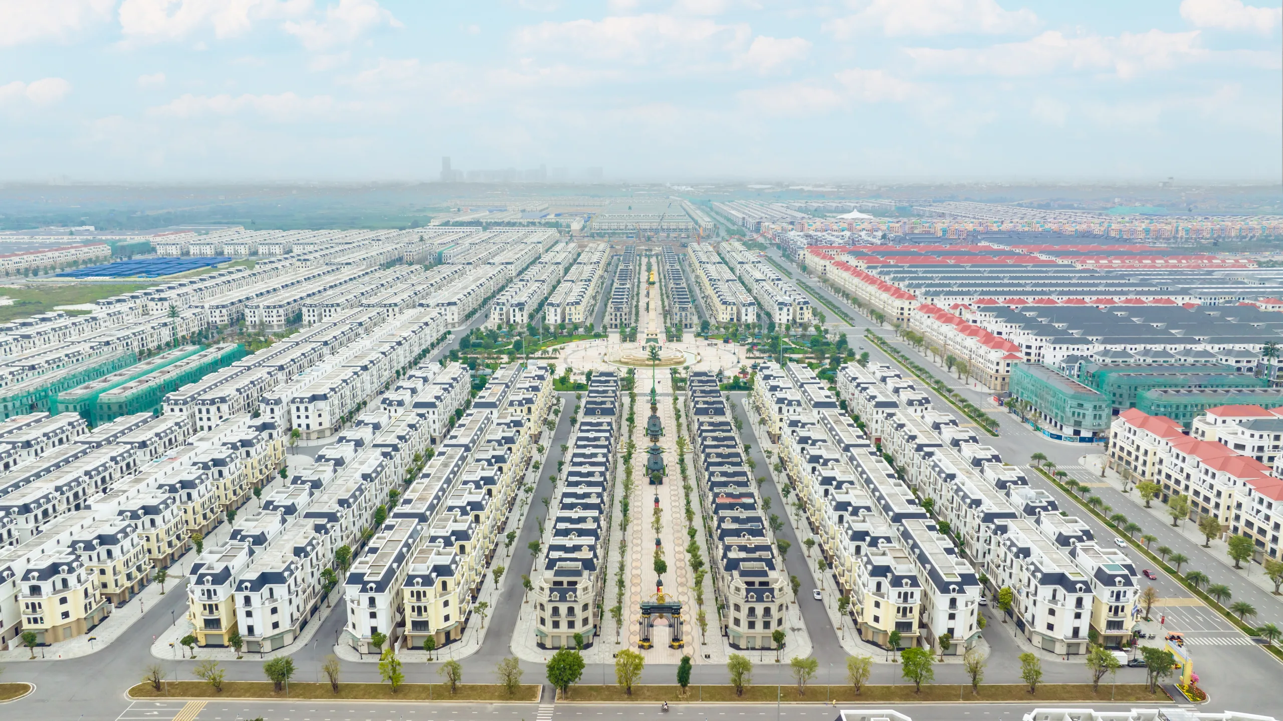 Giờ hoạt động Grand World Hà Nội: Cách lên lịch không bị hụt